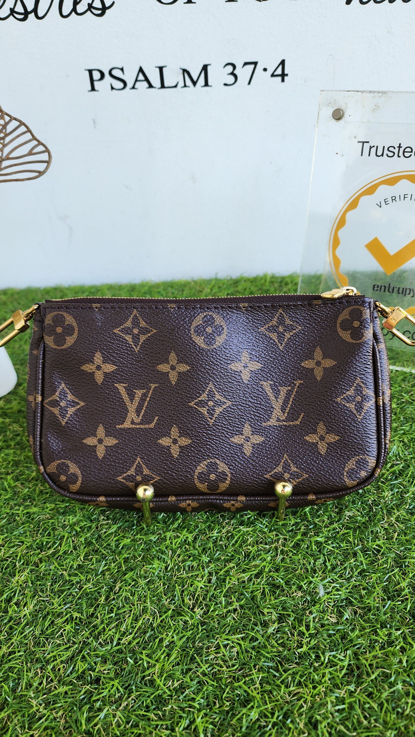 LOUIS VUITTON MULTI POCHETTE