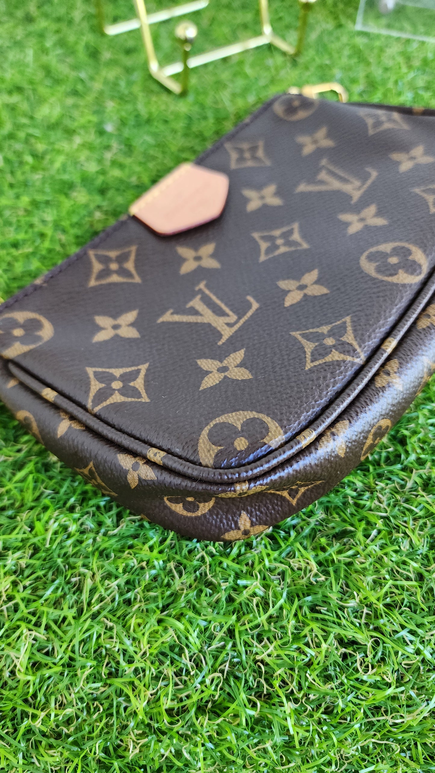 LOUIS VUITTON MULTI POCHETTE