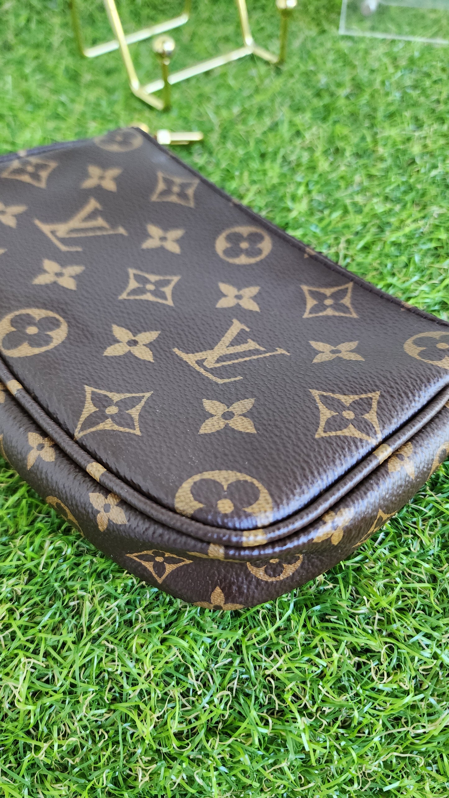 LOUIS VUITTON MULTI POCHETTE