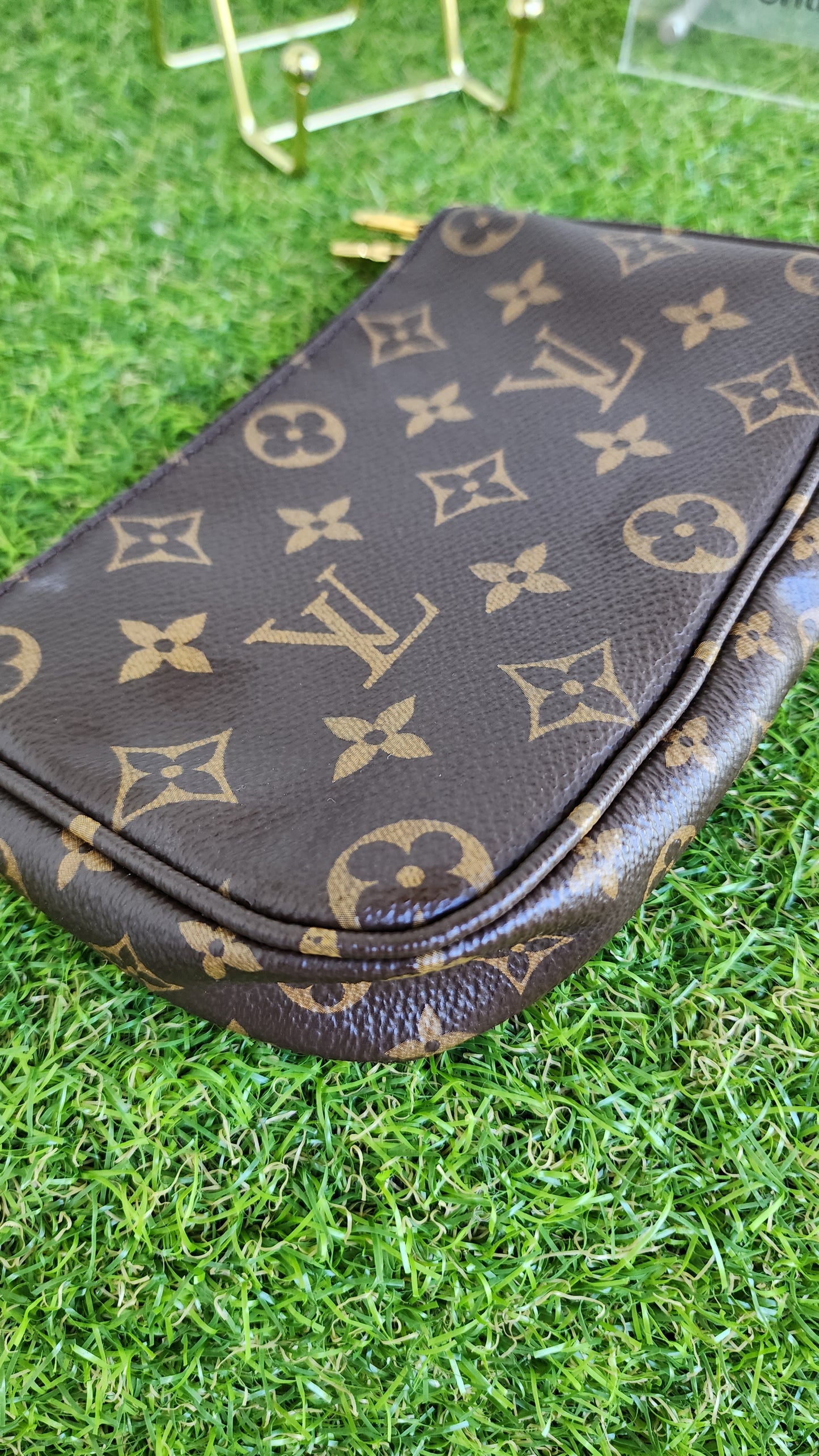 LOUIS VUITTON MULTI POCHETTE
