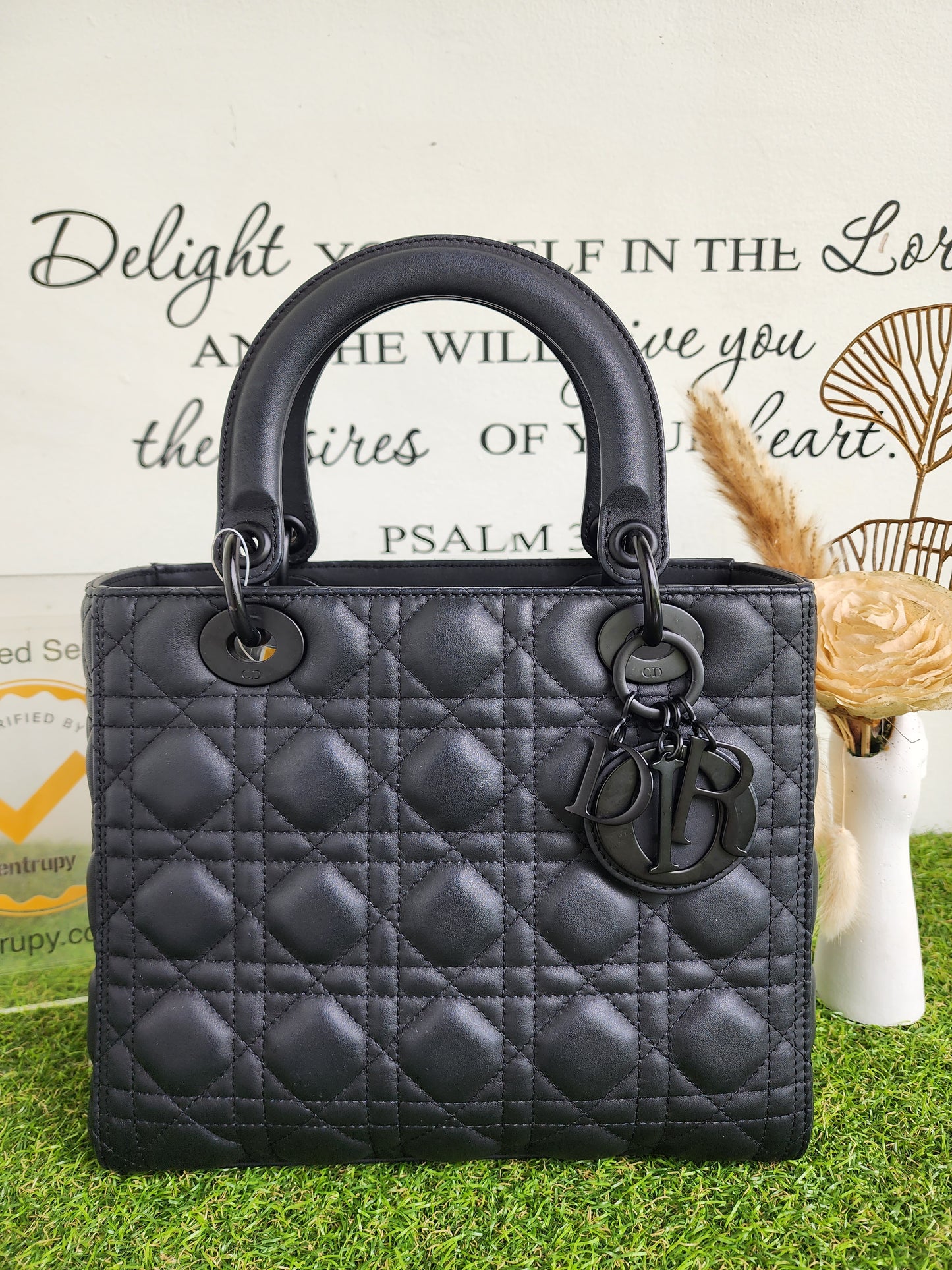 LADY DIOR MEDIUM SO BLACK
