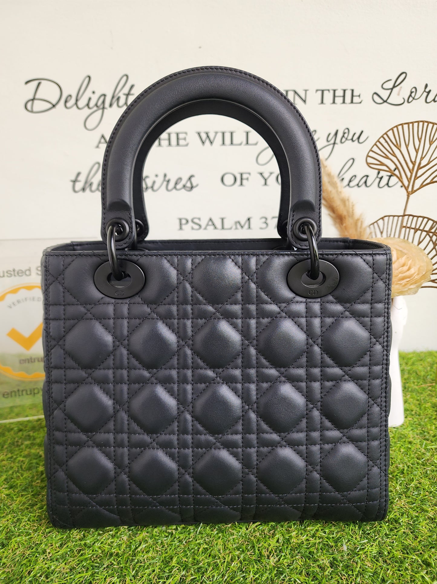 LADY DIOR MEDIUM SO BLACK