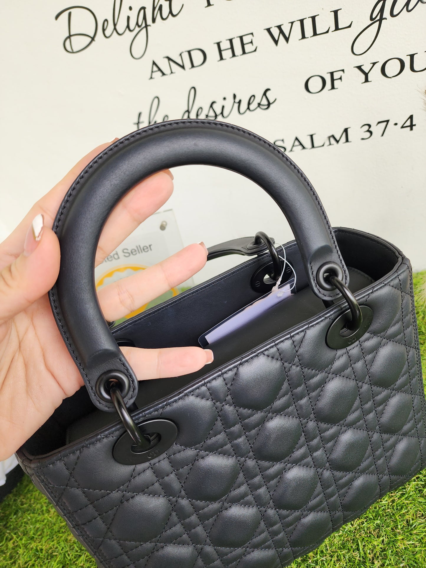 LADY DIOR MEDIUM SO BLACK