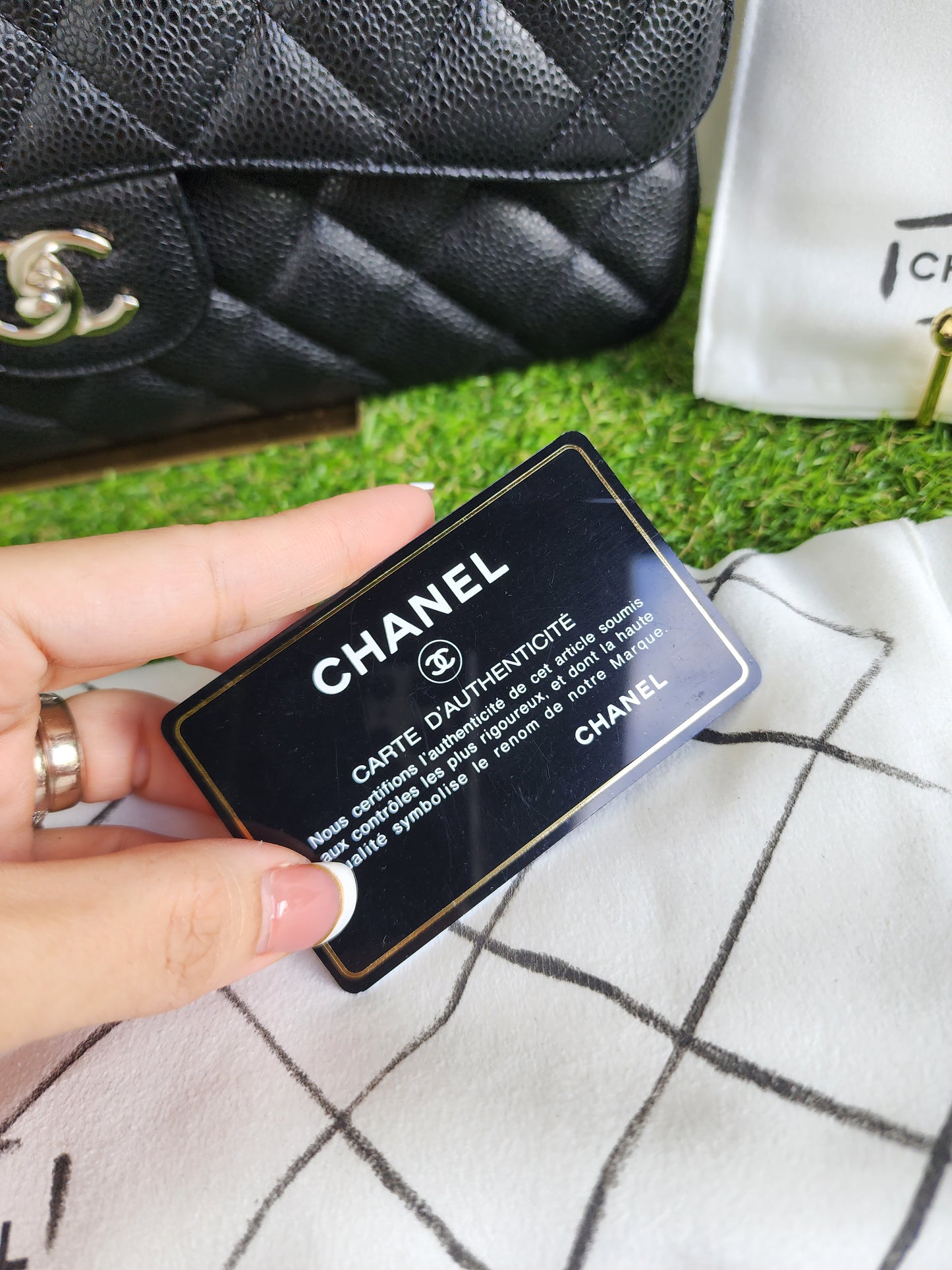 CHANEL JUMBO CLASSIC FLAP