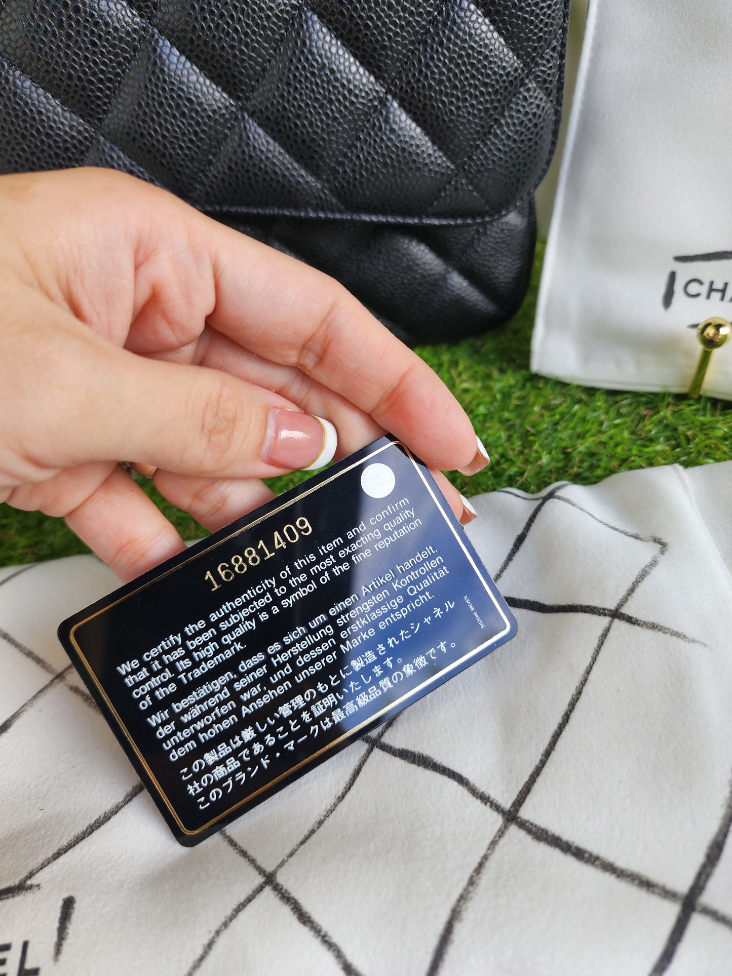 CHANEL JUMBO CLASSIC FLAP