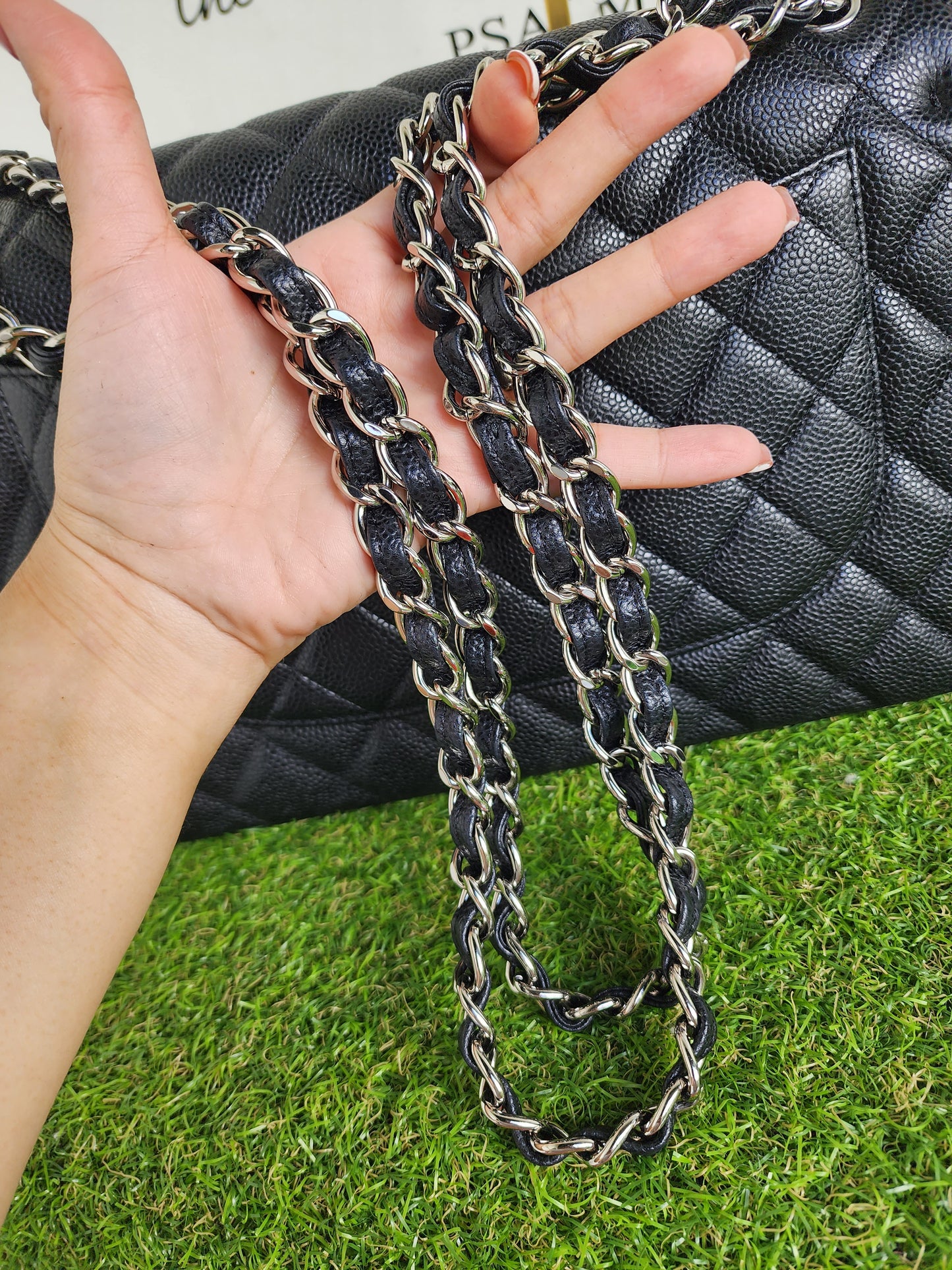 CHANEL JUMBO CLASSIC FLAP