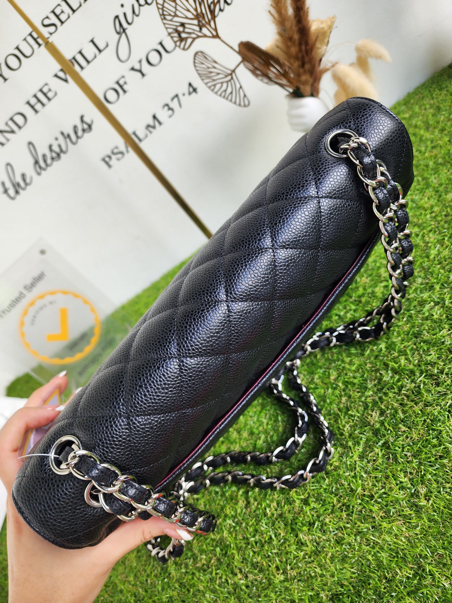 CHANEL JUMBO CLASSIC FLAP