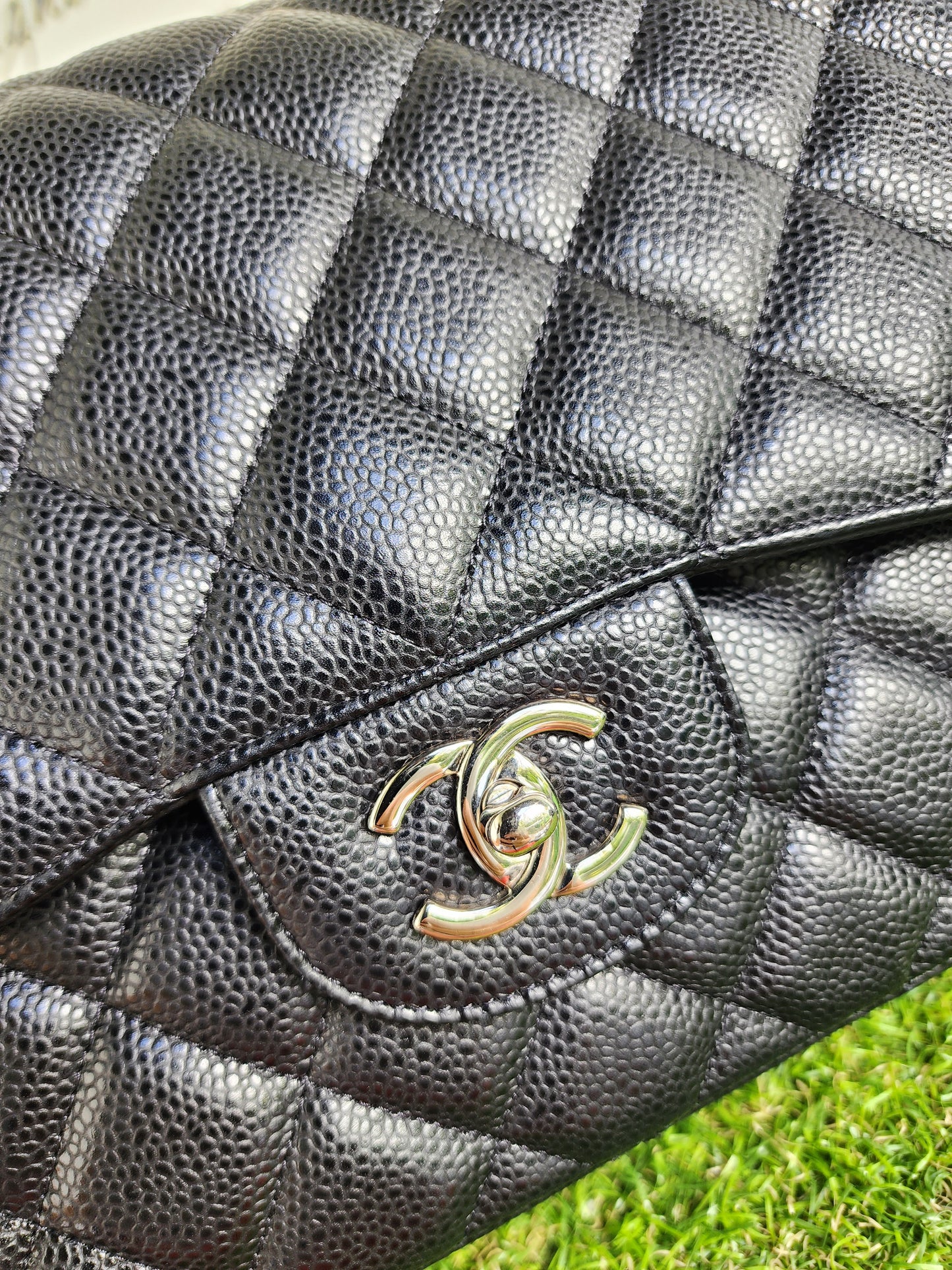 CHANEL JUMBO CLASSIC FLAP