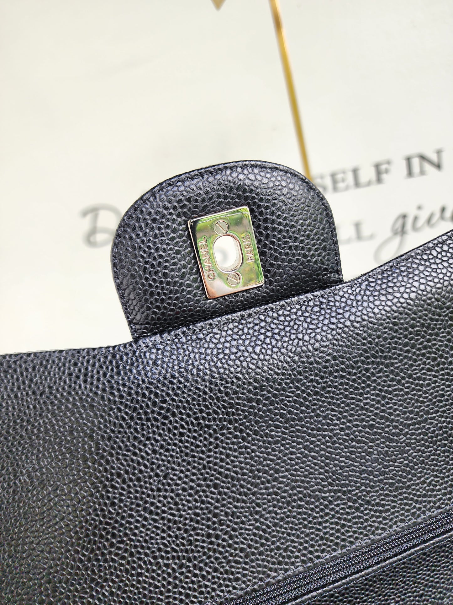 CHANEL JUMBO CLASSIC FLAP