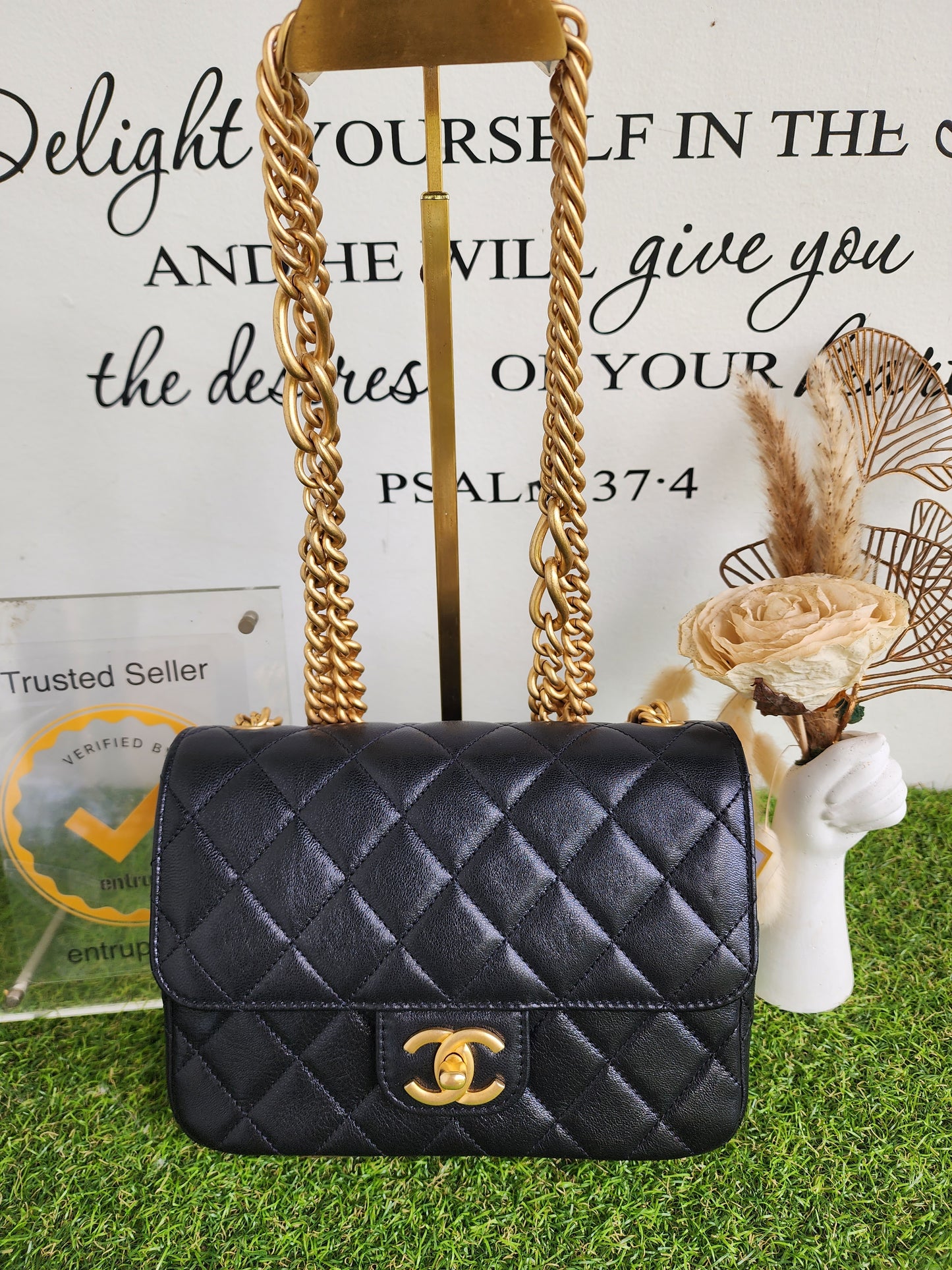 UNUSED CHANEL CHAIN ON CHAIN