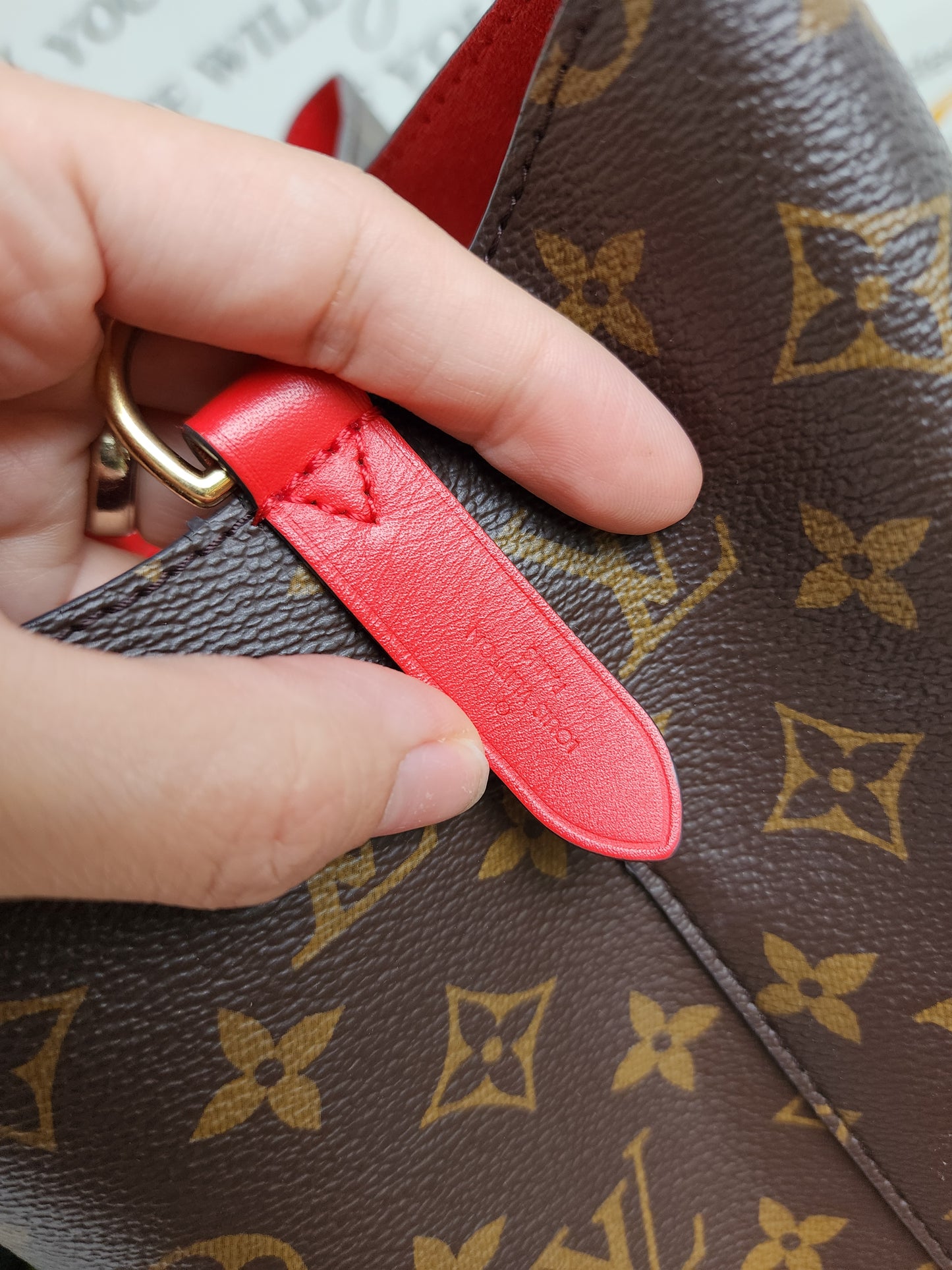 LOUIS VUITTON NEONOE MONOGRAM