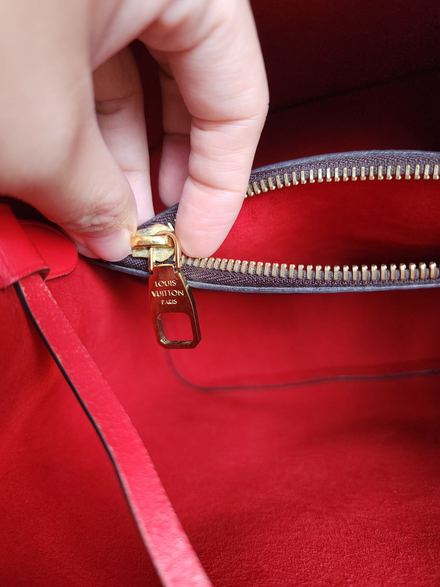 LOUIS VUITTON NEONOE MONOGRAM