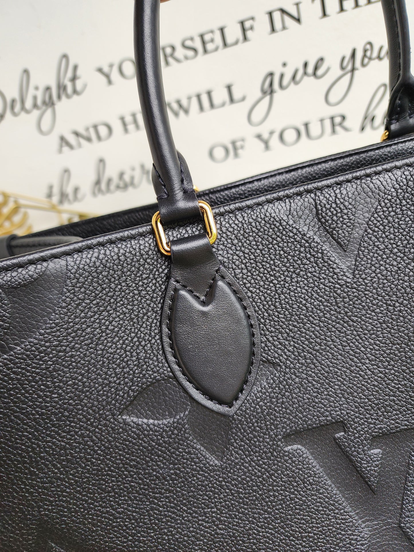 LOUIS VUITTON OTG MM EMPREIENTE BLACK