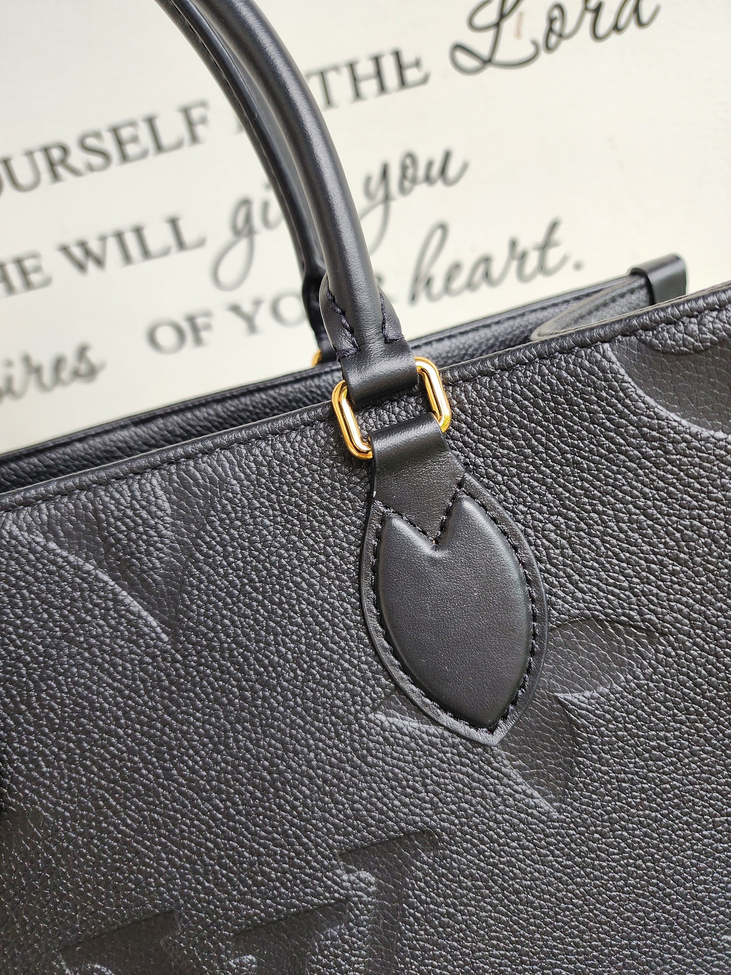LOUIS VUITTON OTG MM EMPREIENTE BLACK