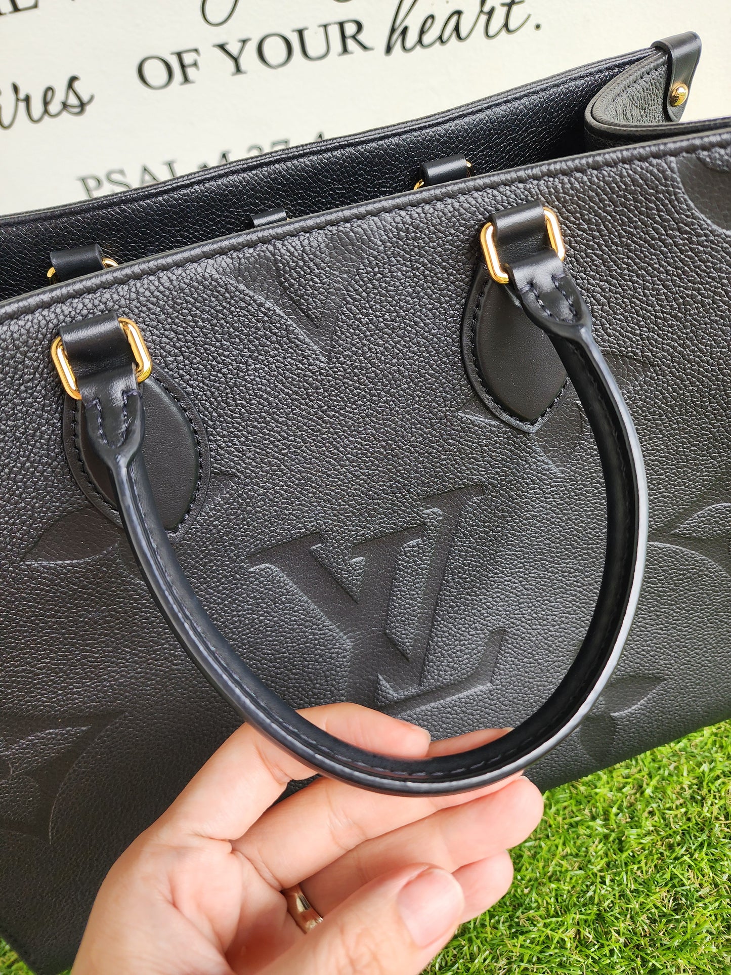 LOUIS VUITTON OTG MM EMPREIENTE BLACK