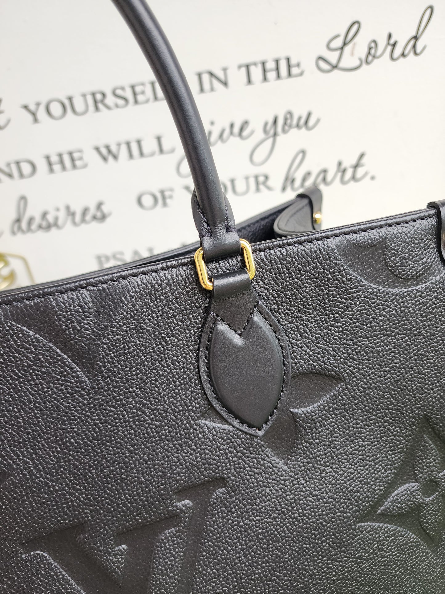 LOUIS VUITTON OTG MM EMPREIENTE BLACK