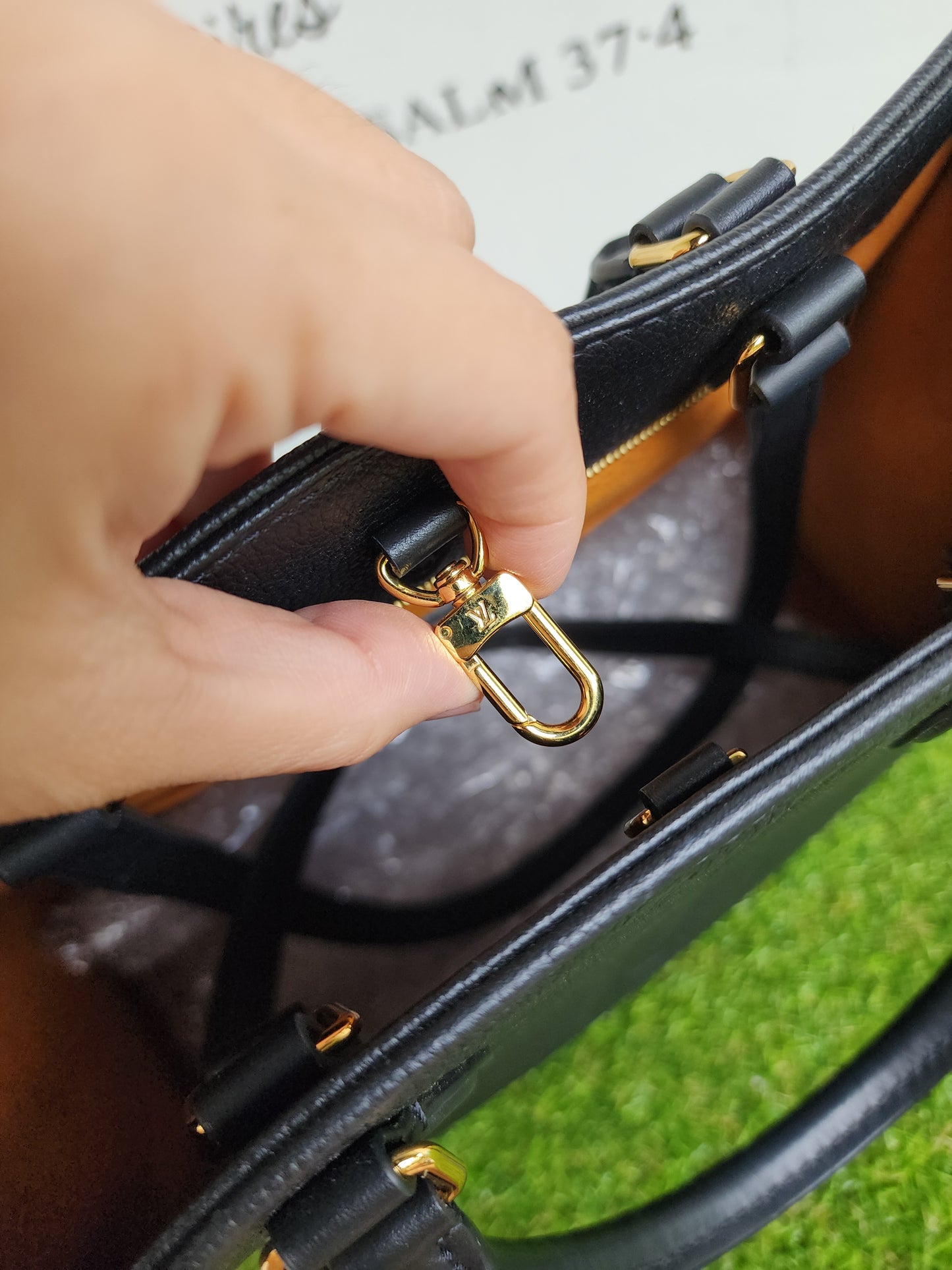 LOUIS VUITTON OTG MM EMPREIENTE BLACK