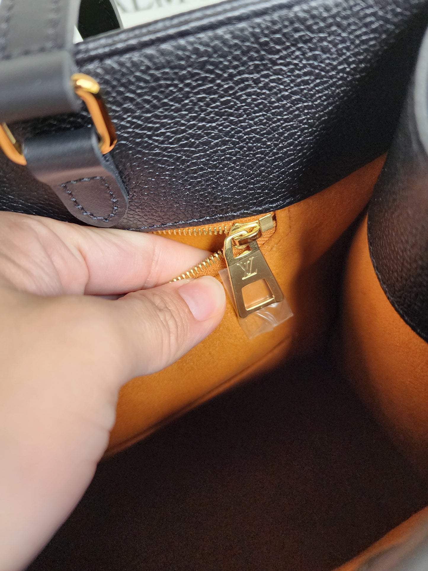 LOUIS VUITTON OTG MM EMPREIENTE BLACK