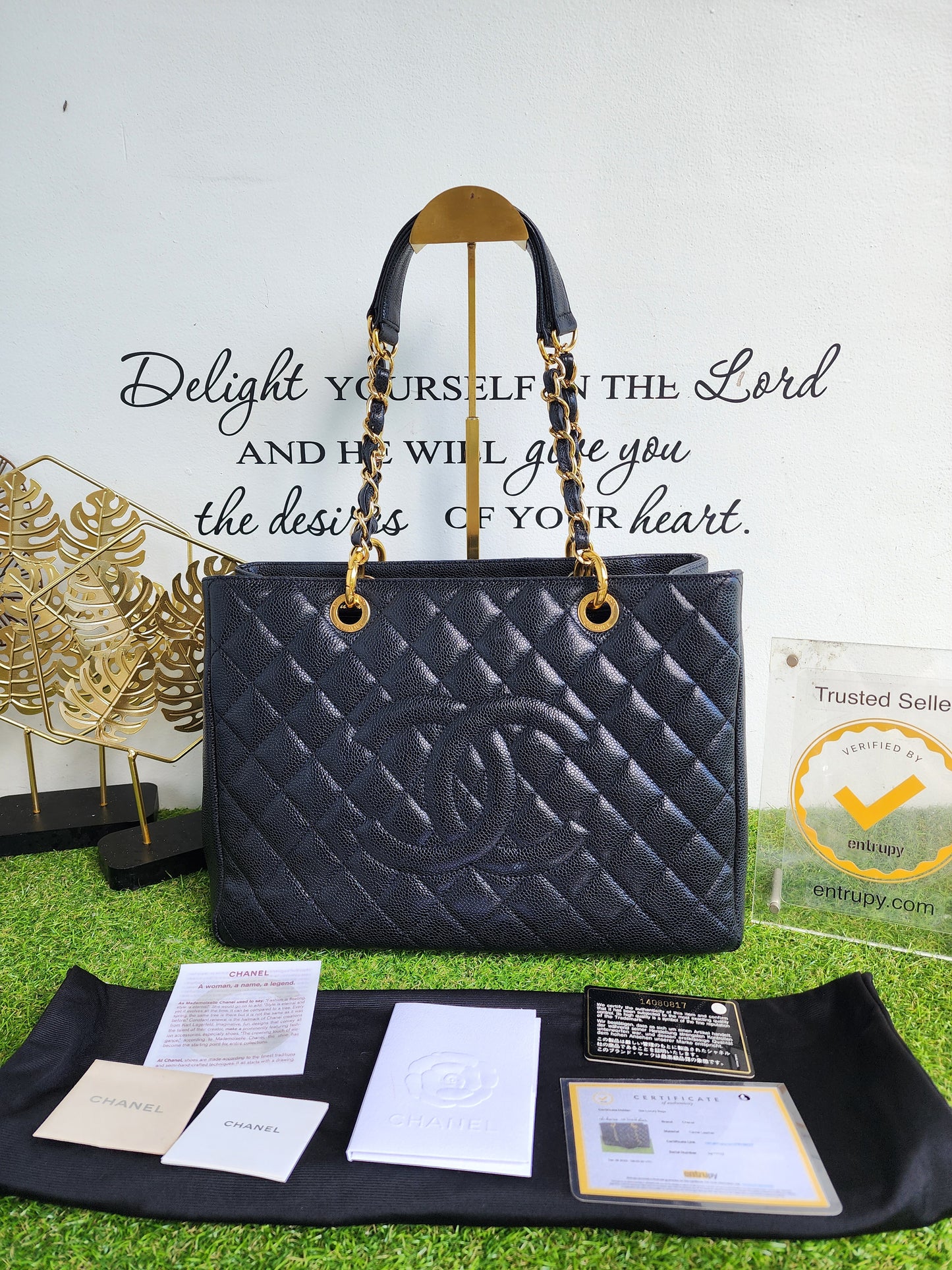CHANEL GST BLACK GHW