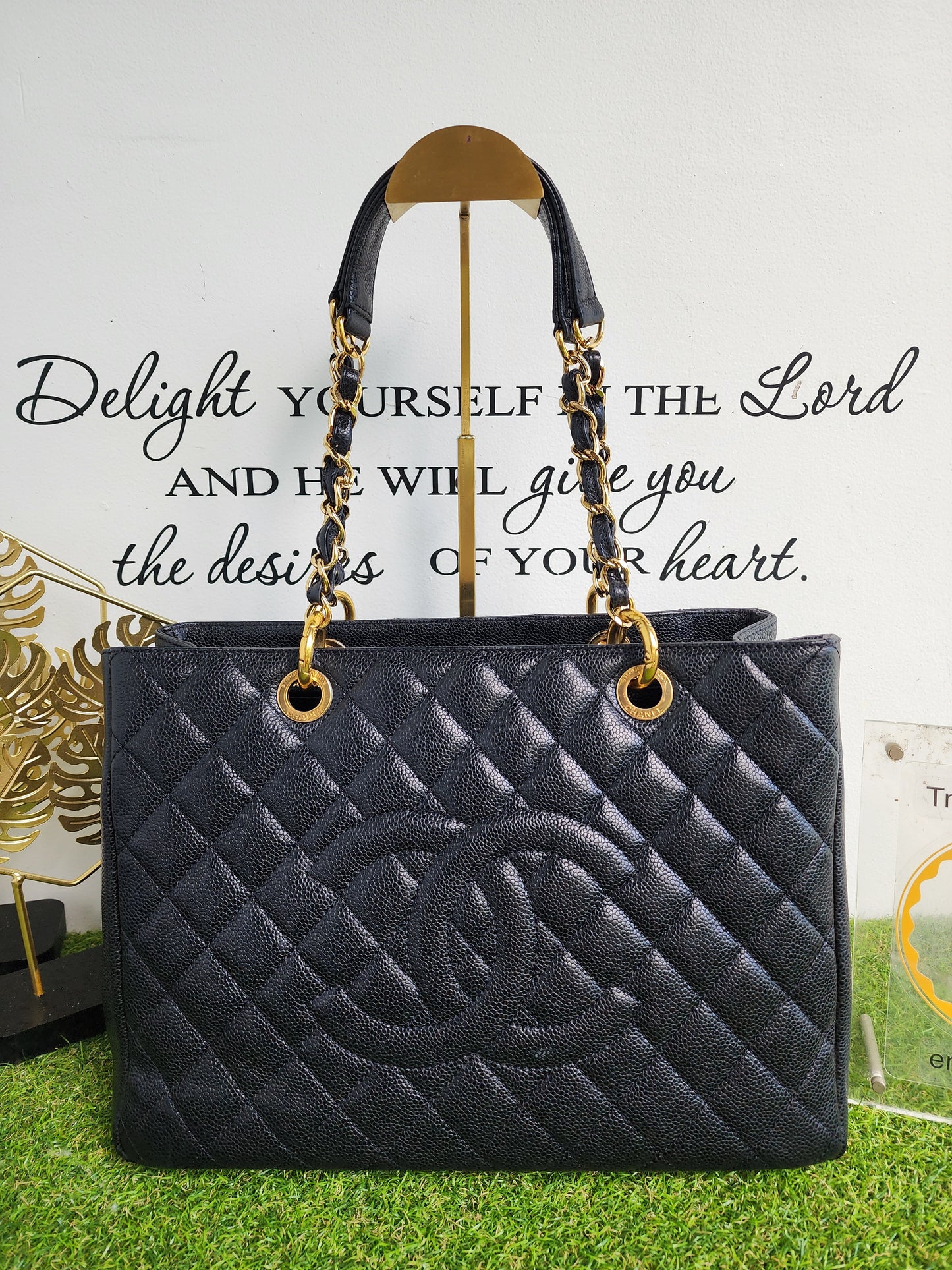 CHANEL GST BLACK GHW
