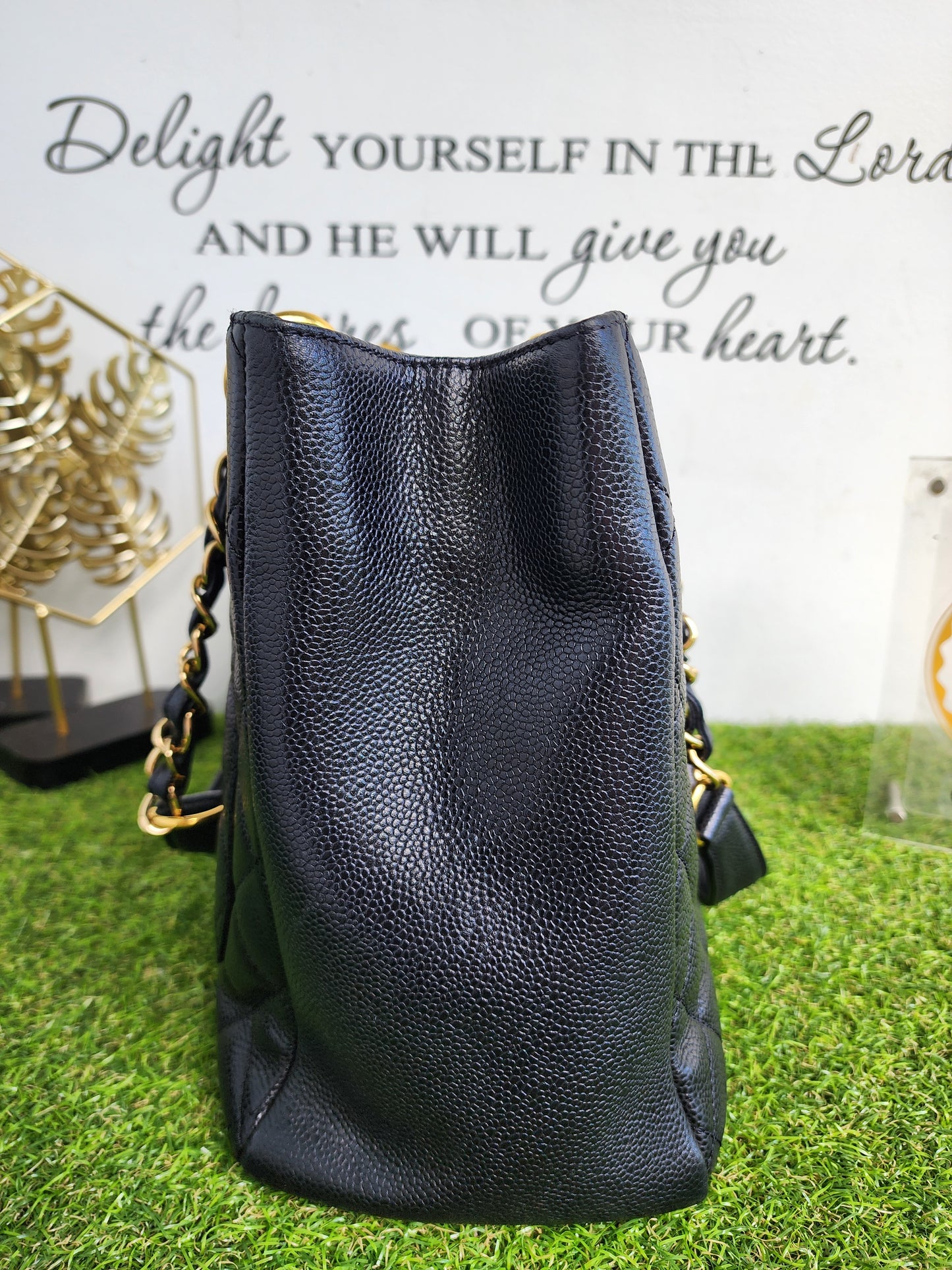 CHANEL GST BLACK GHW