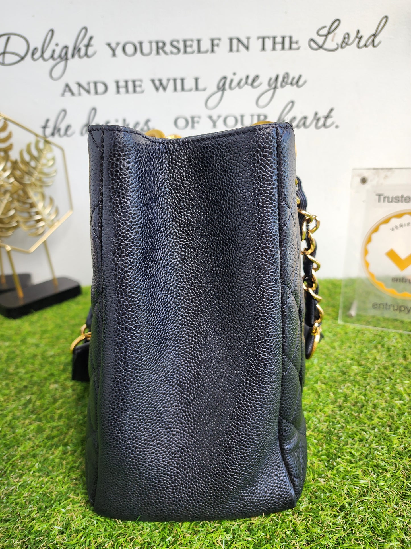 CHANEL GST BLACK GHW