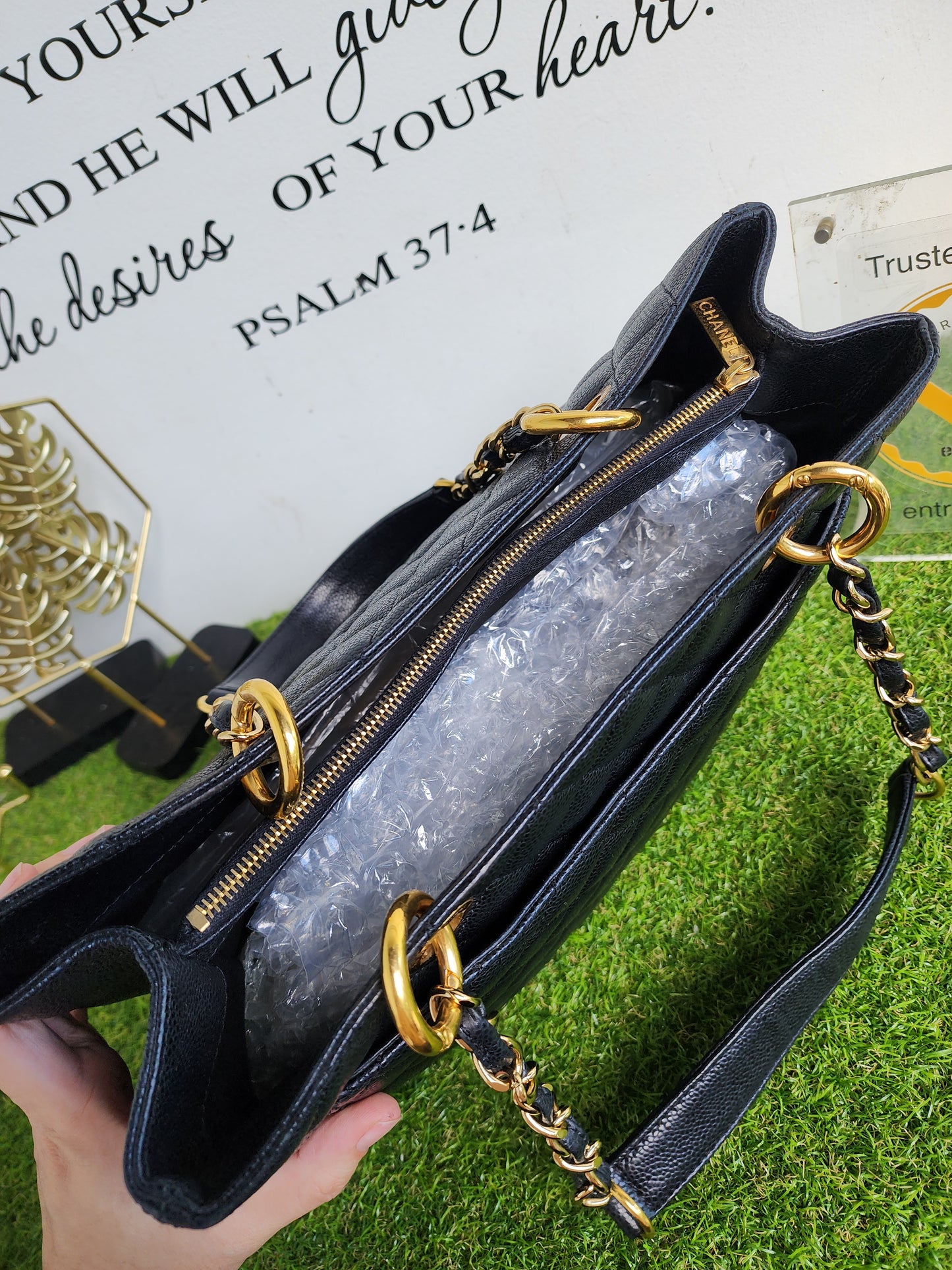 CHANEL GST BLACK GHW