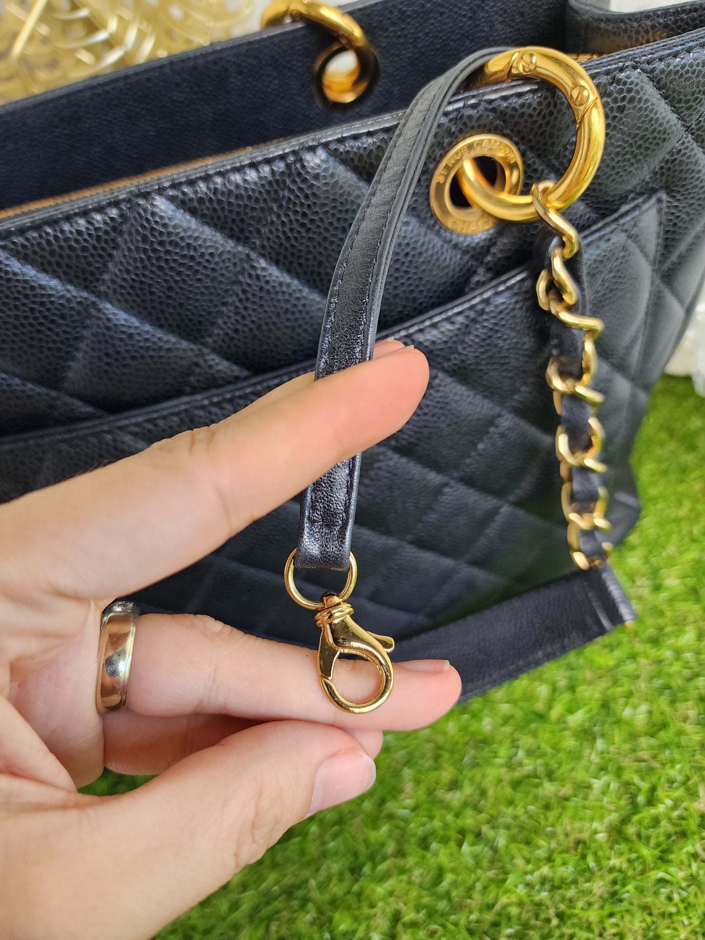 CHANEL GST BLACK GHW