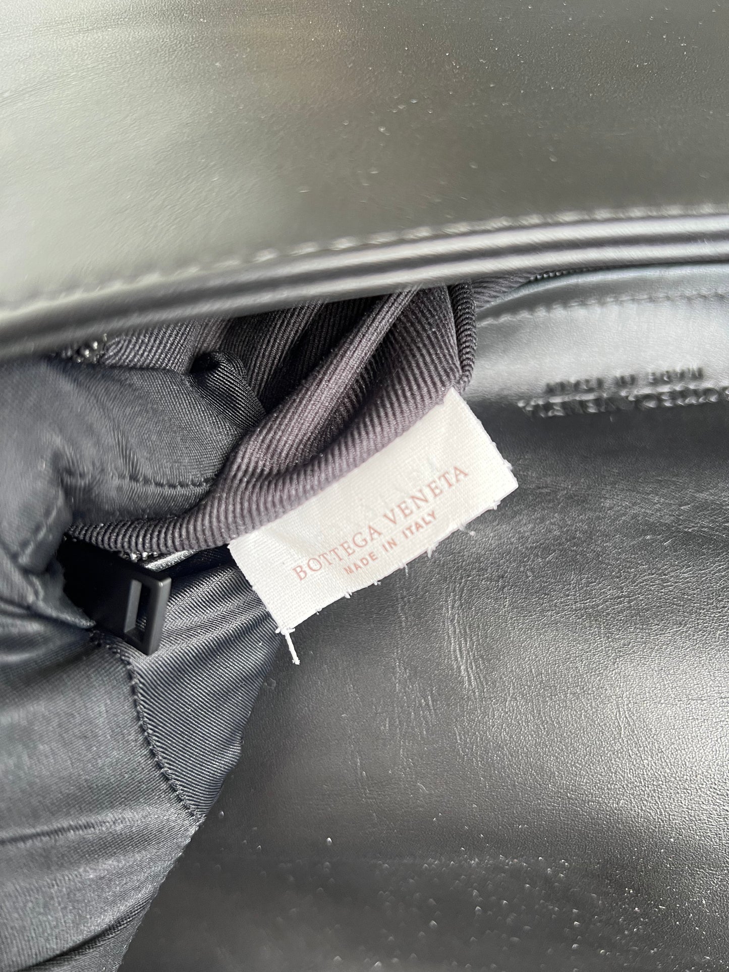 BOTTEGA VENETTA MESSENGER BAG