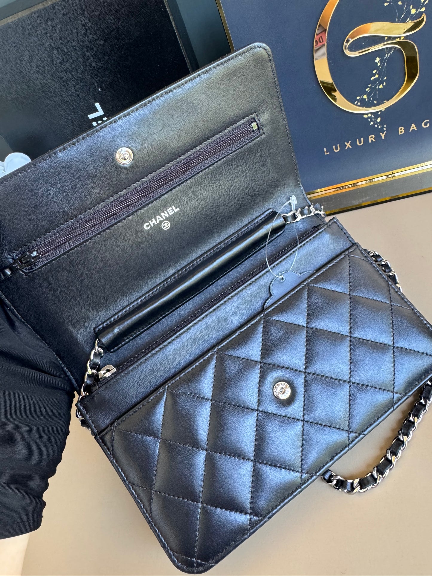 CHANEL WALLET ON CHAIN
