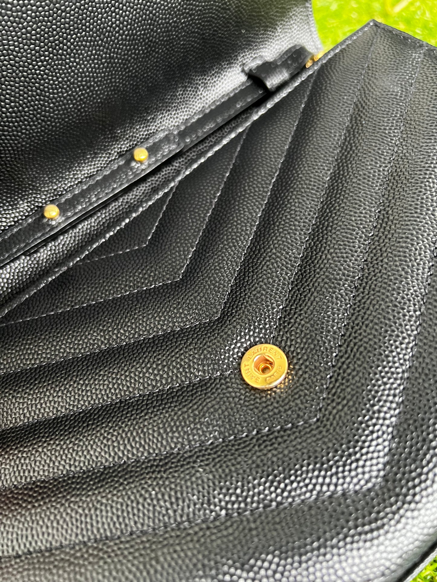 YSL WALLET ON CHAIN MEDIUM