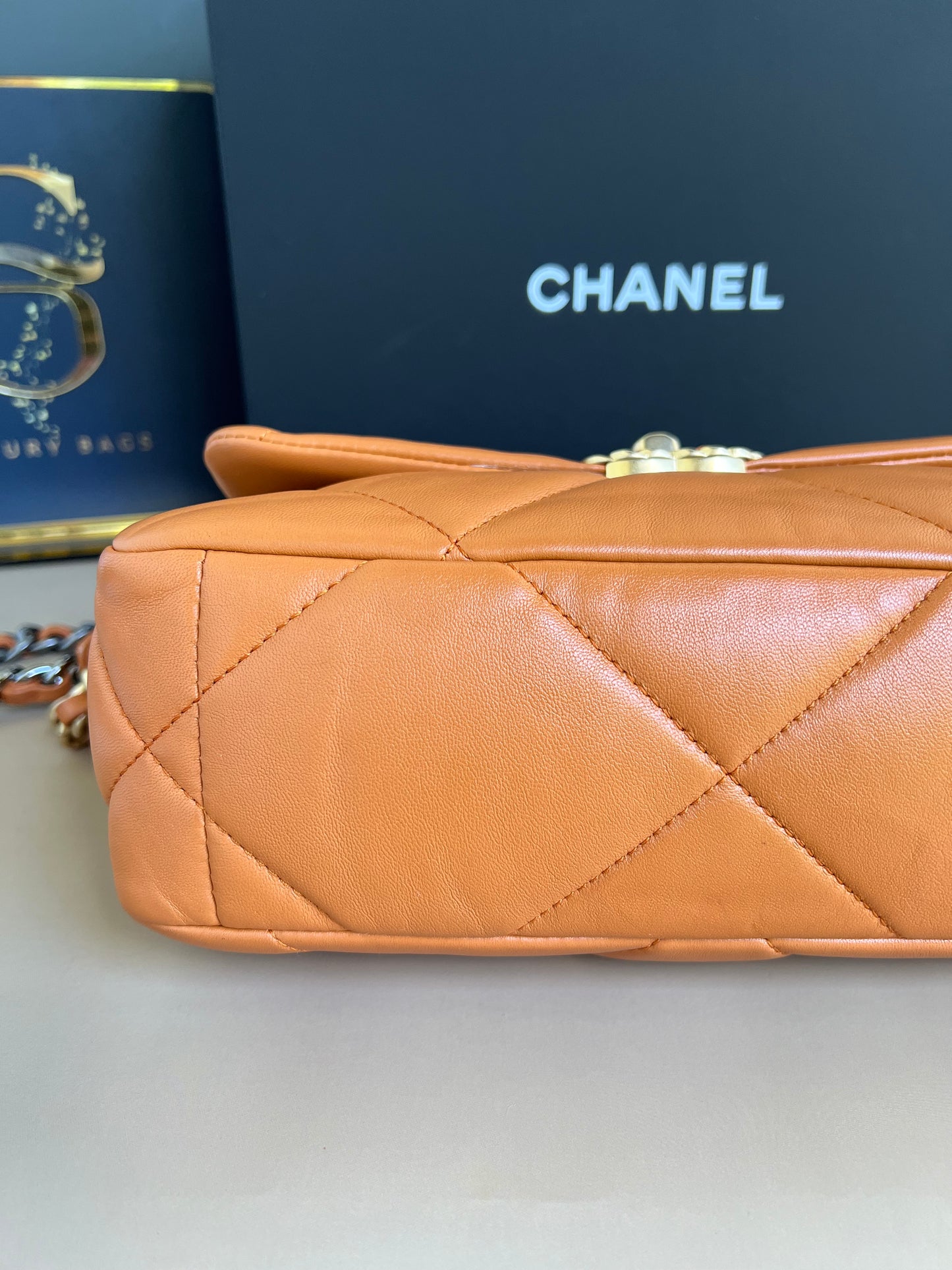 CHANEL C19 SMALL CARAMEL 21P