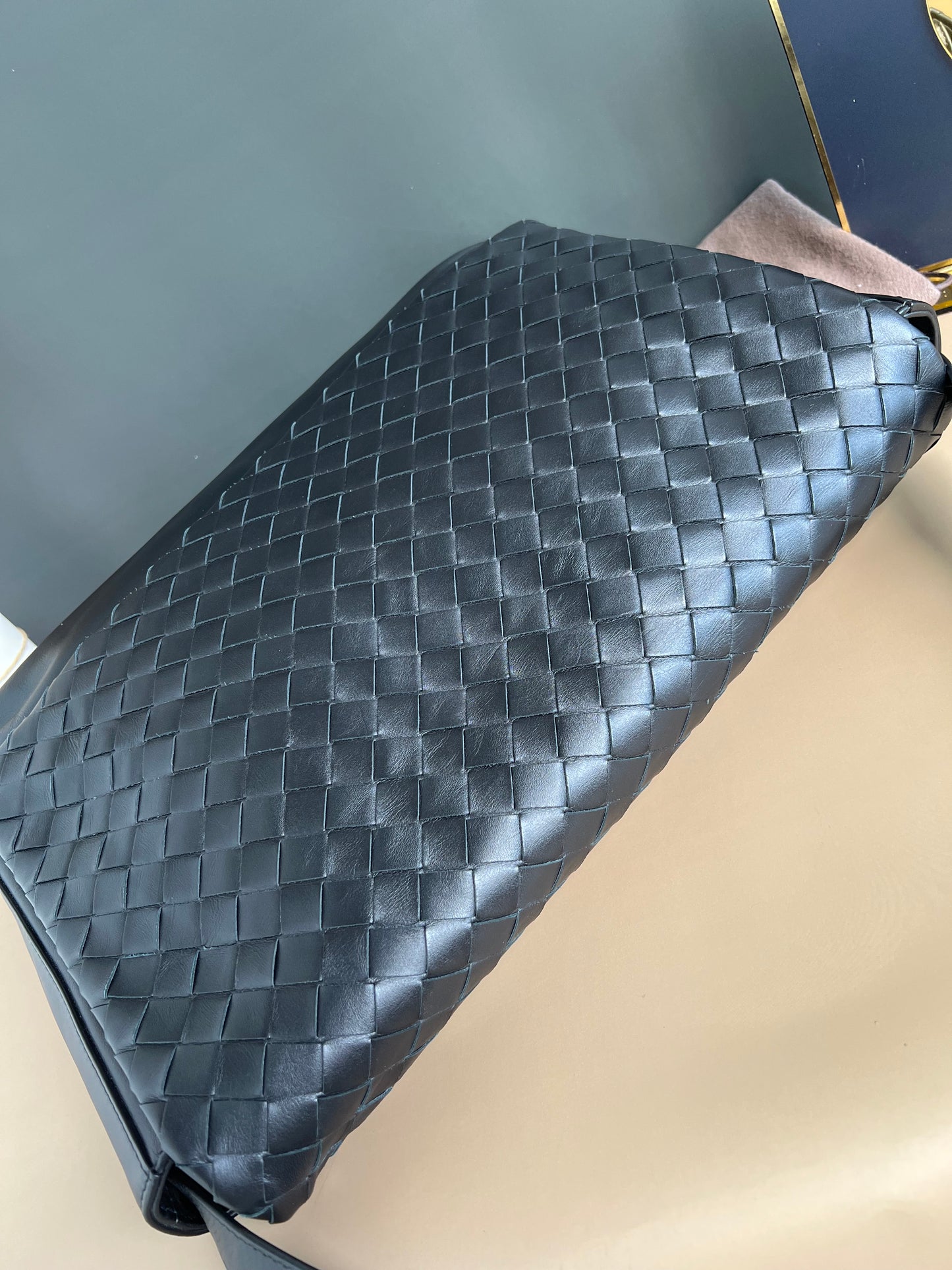 BOTTEGA VENETTA MESSENGER BAG