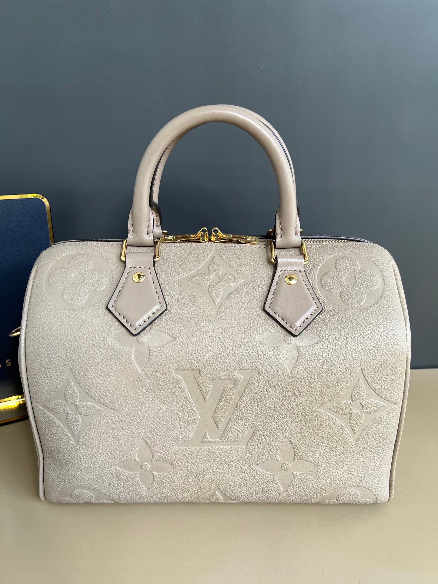 LOUIS VUITTON BANDOULIERE 25 EMPREIENTE