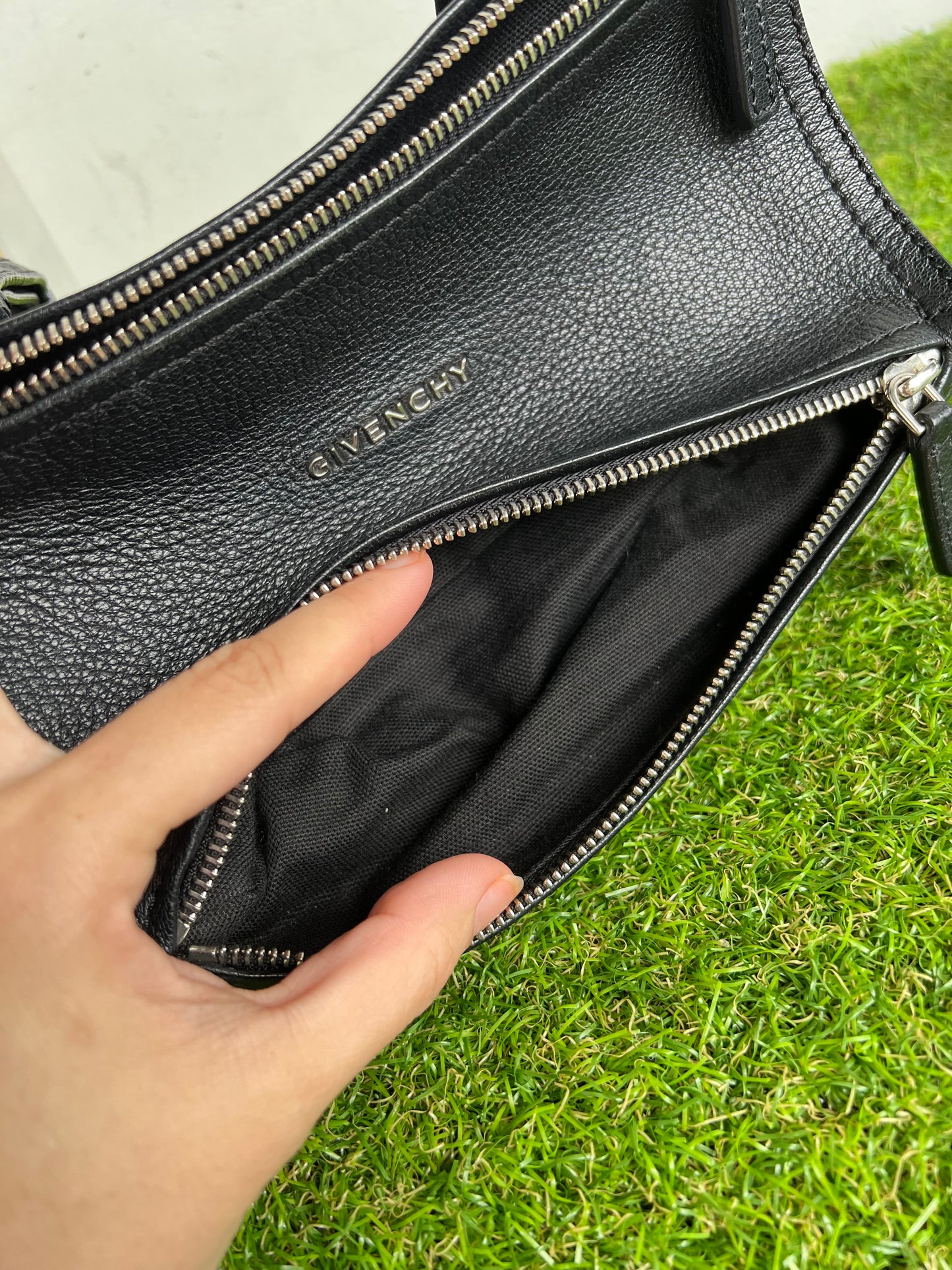 GIVENCHY MINI PANDORA