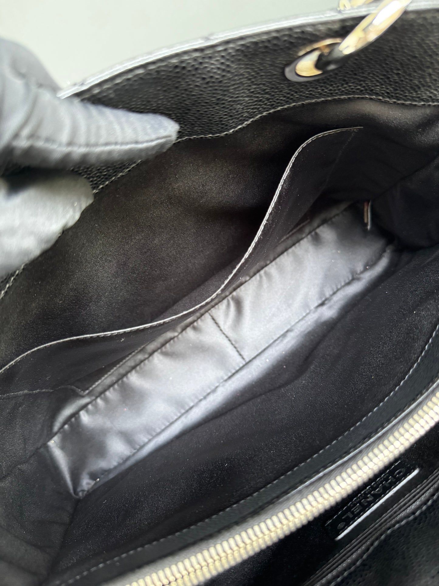 CHANEL GST BLACK