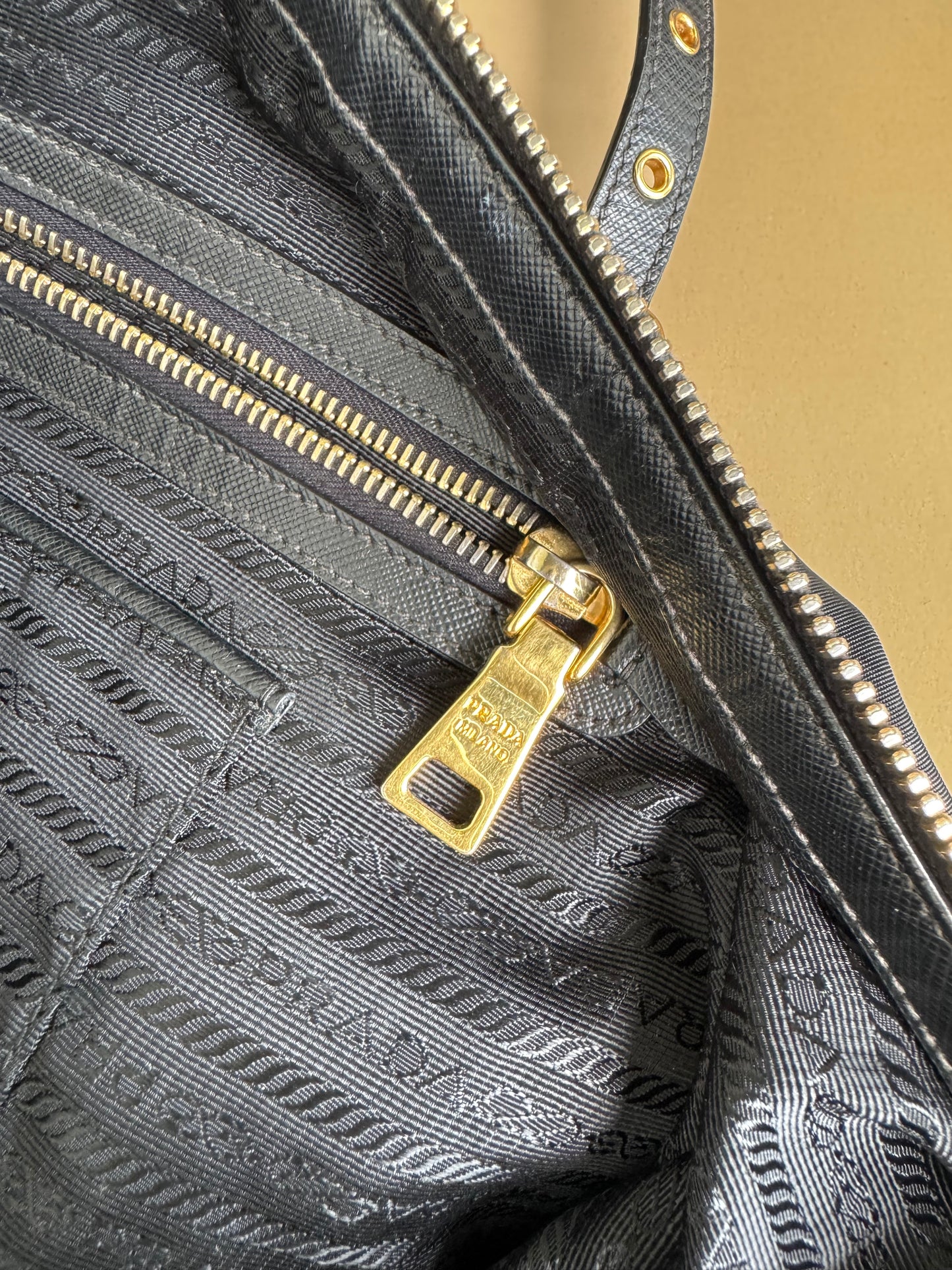 PRADA 4253 NYLON TOTE