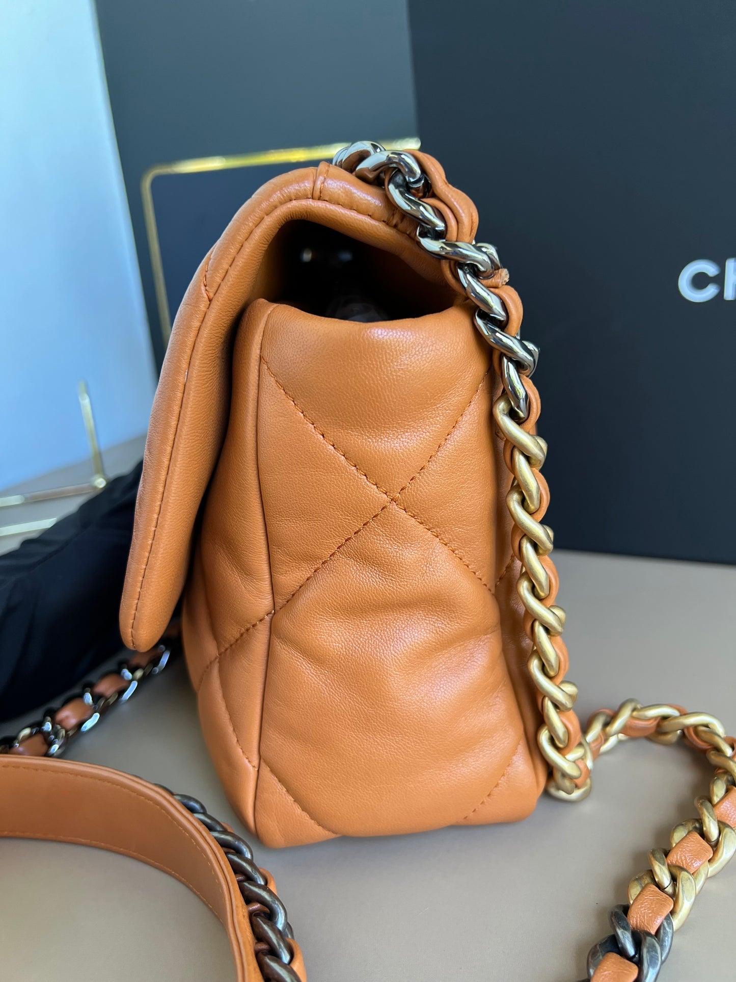 CHANEL C19 SMALL CARAMEL 21P