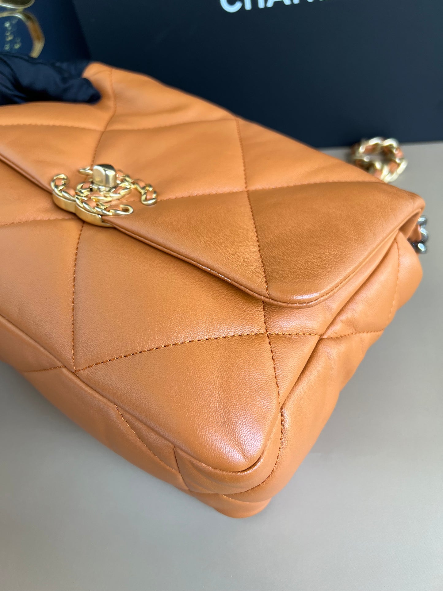 CHANEL C19 SMALL CARAMEL 21P