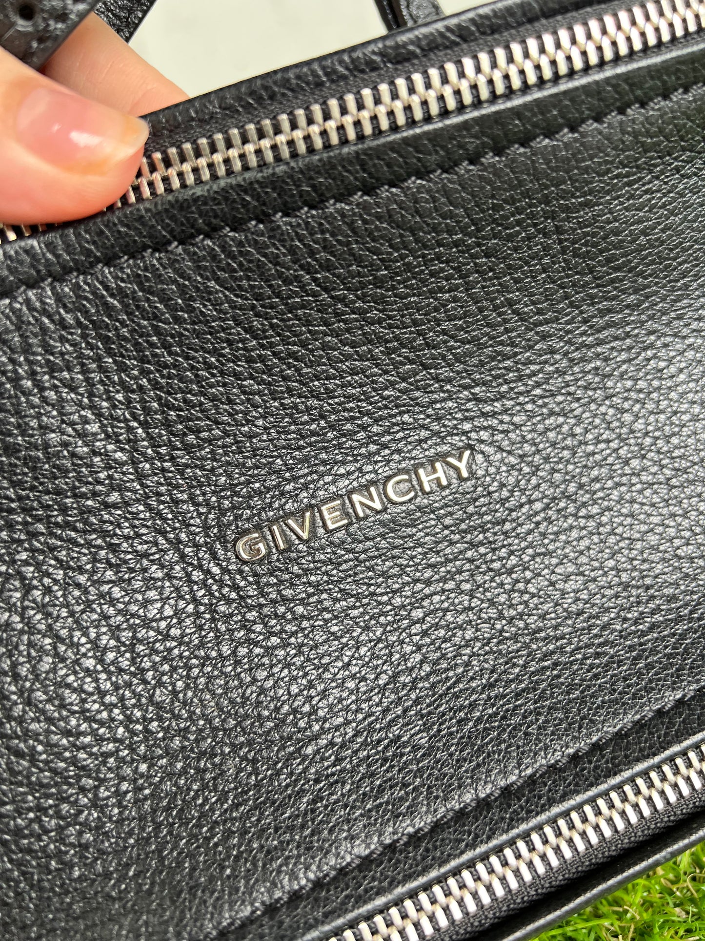 GIVENCHY MINI PANDORA