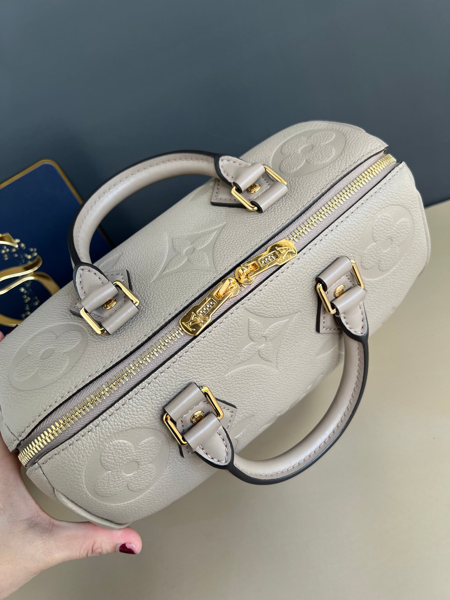 LOUIS VUITTON BANDOULIERE 25 EMPREIENTE