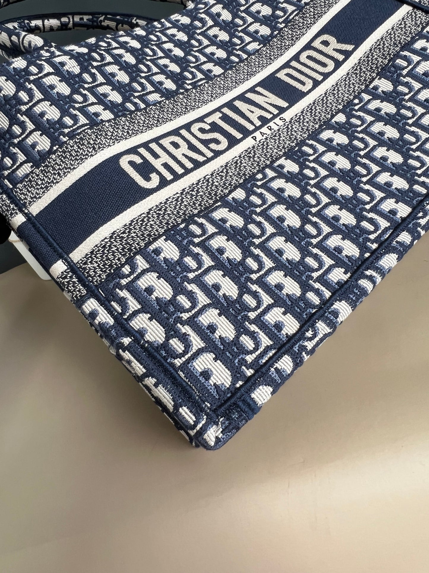 CHRISTIAN DIOR BOOKTOTE MEDIUM