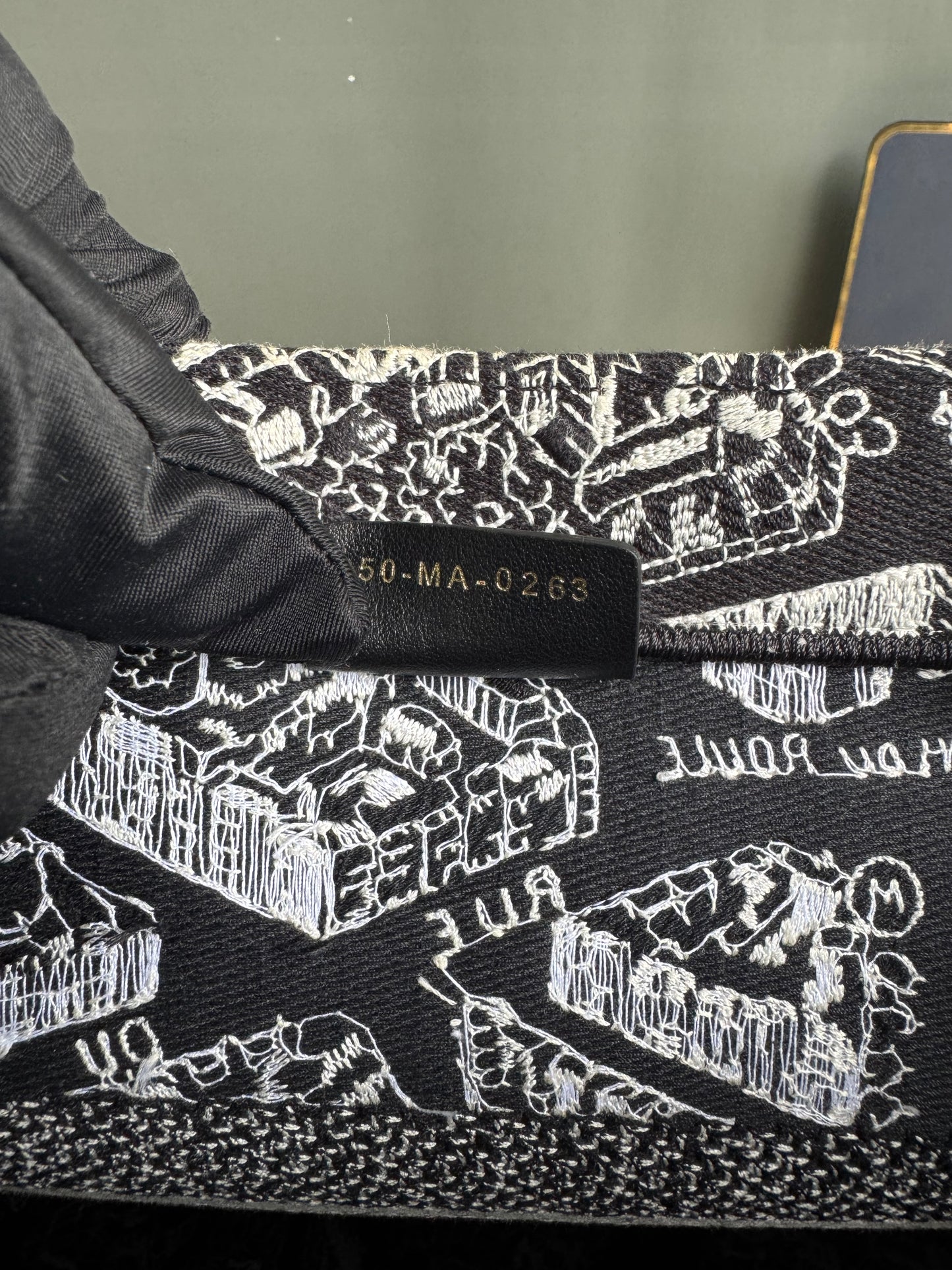 CHRISTIAN DIOR BOOKTOTE MEDIUM