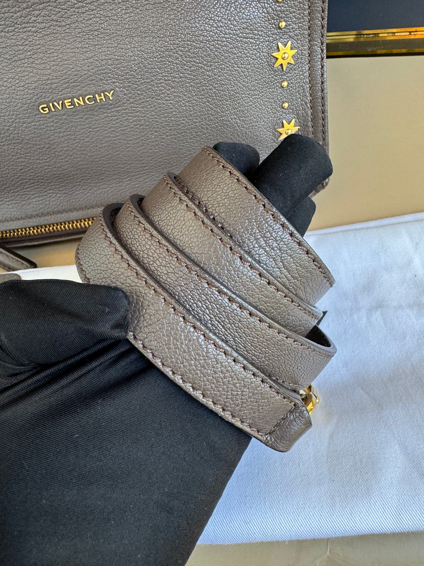 GIVENCHY SMALL PANDORA