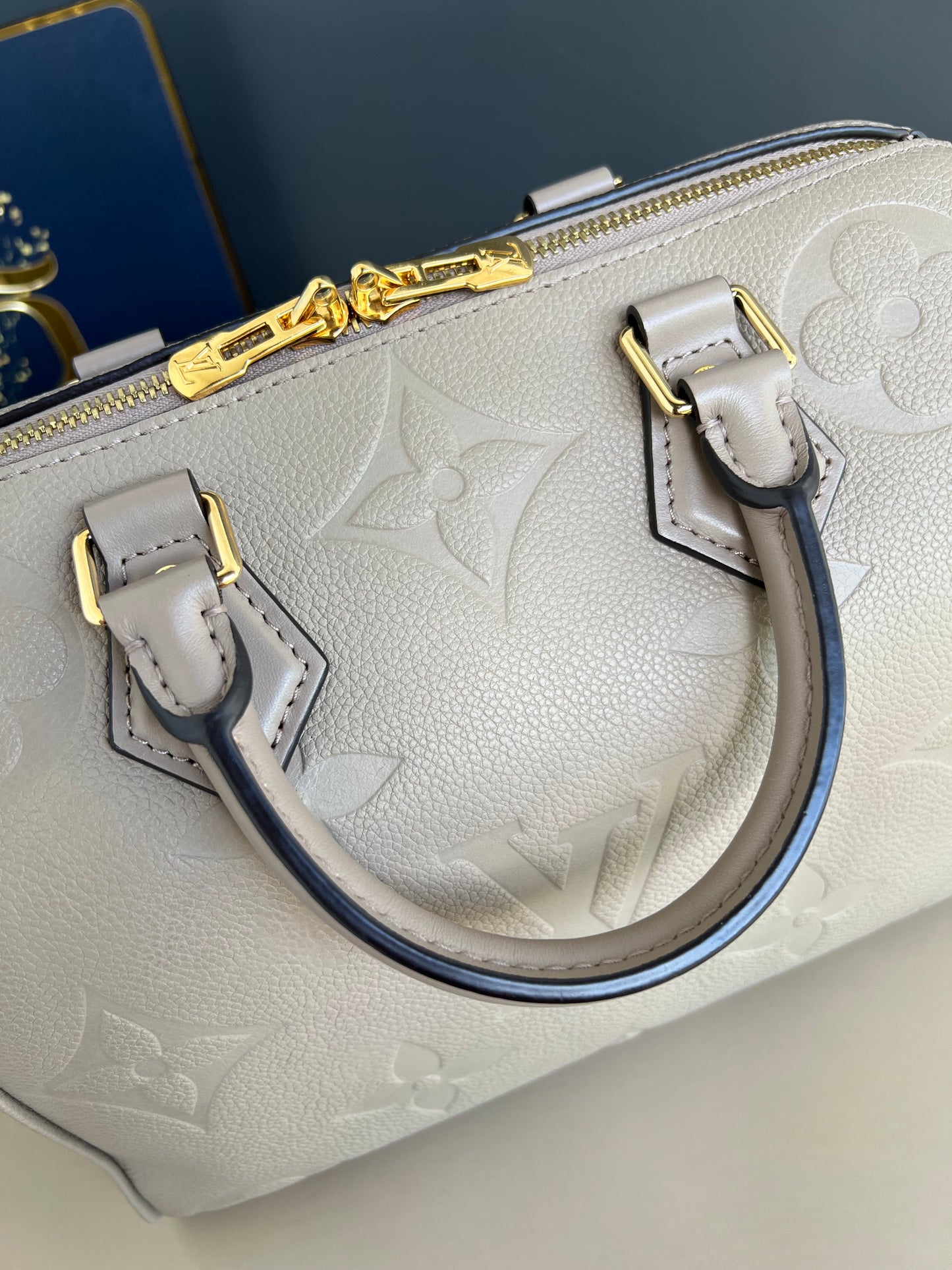 LOUIS VUITTON BANDOULIERE 25 EMPREIENTE
