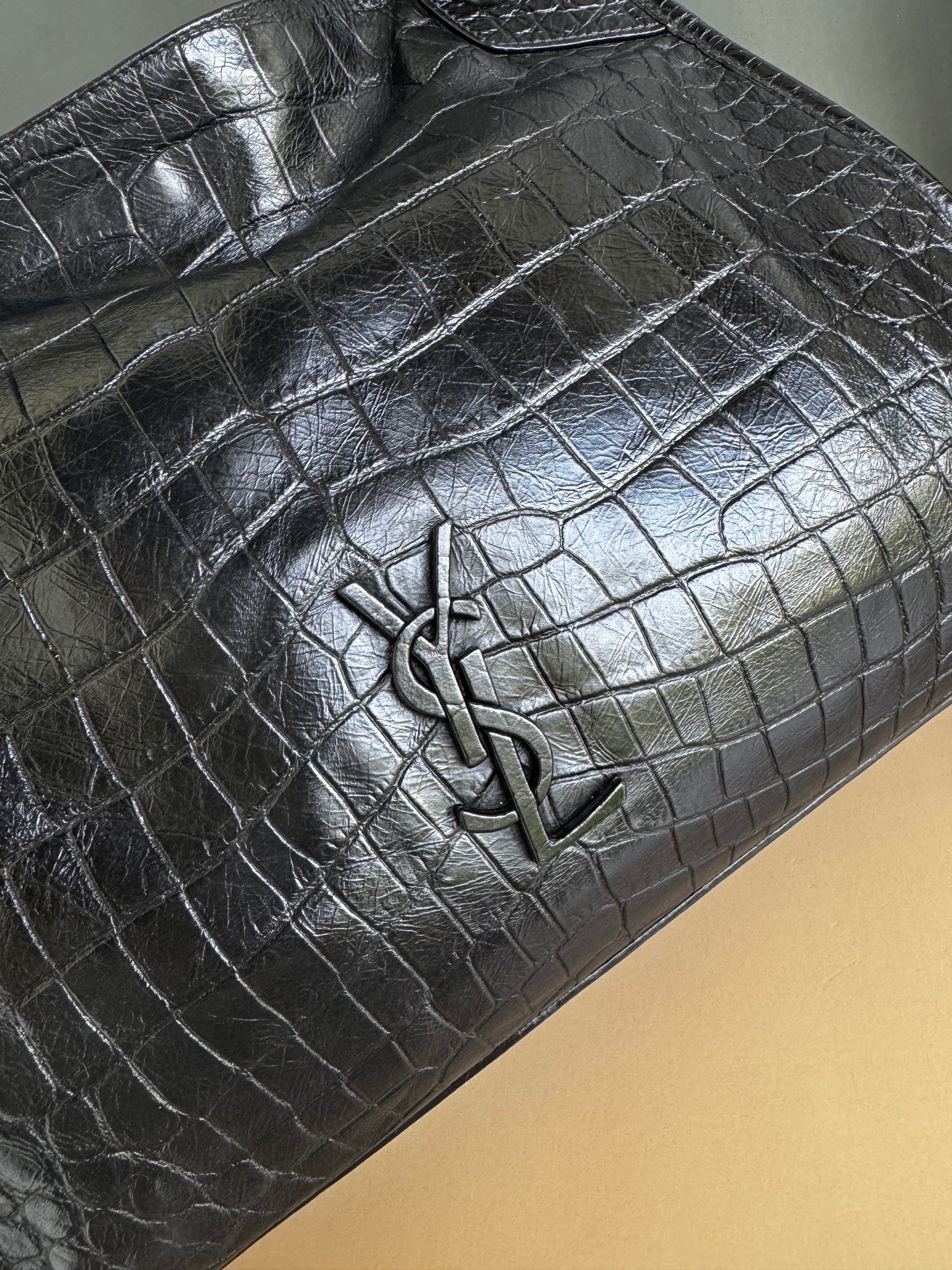 YSL NIKI SHOPPING IN CROCODILE EMBOSSED LEATHER