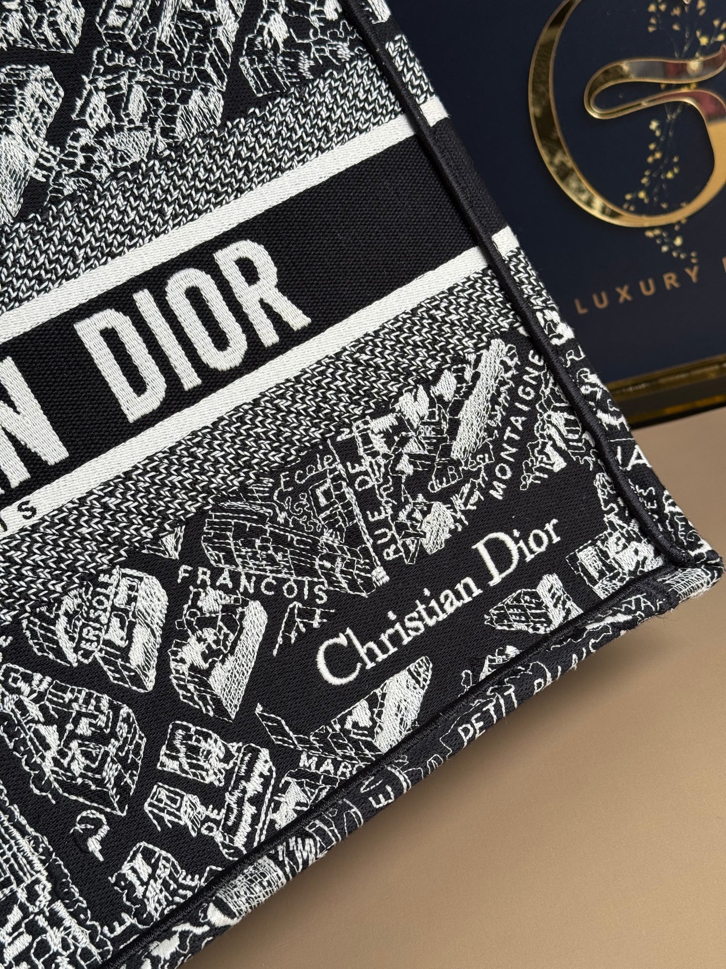 CHRISTIAN DIOR BOOKTOTE MEDIUM