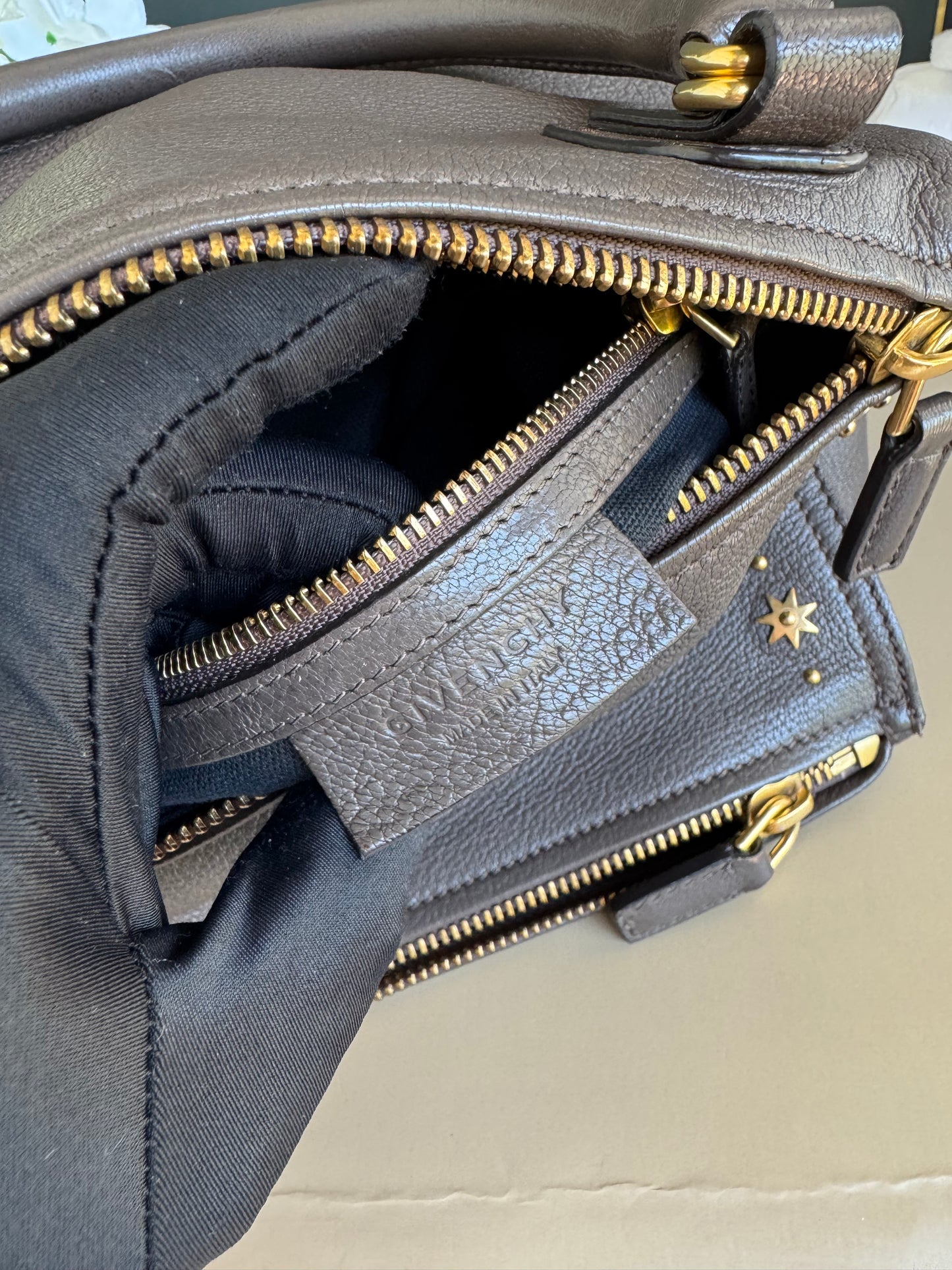 GIVENCHY SMALL PANDORA