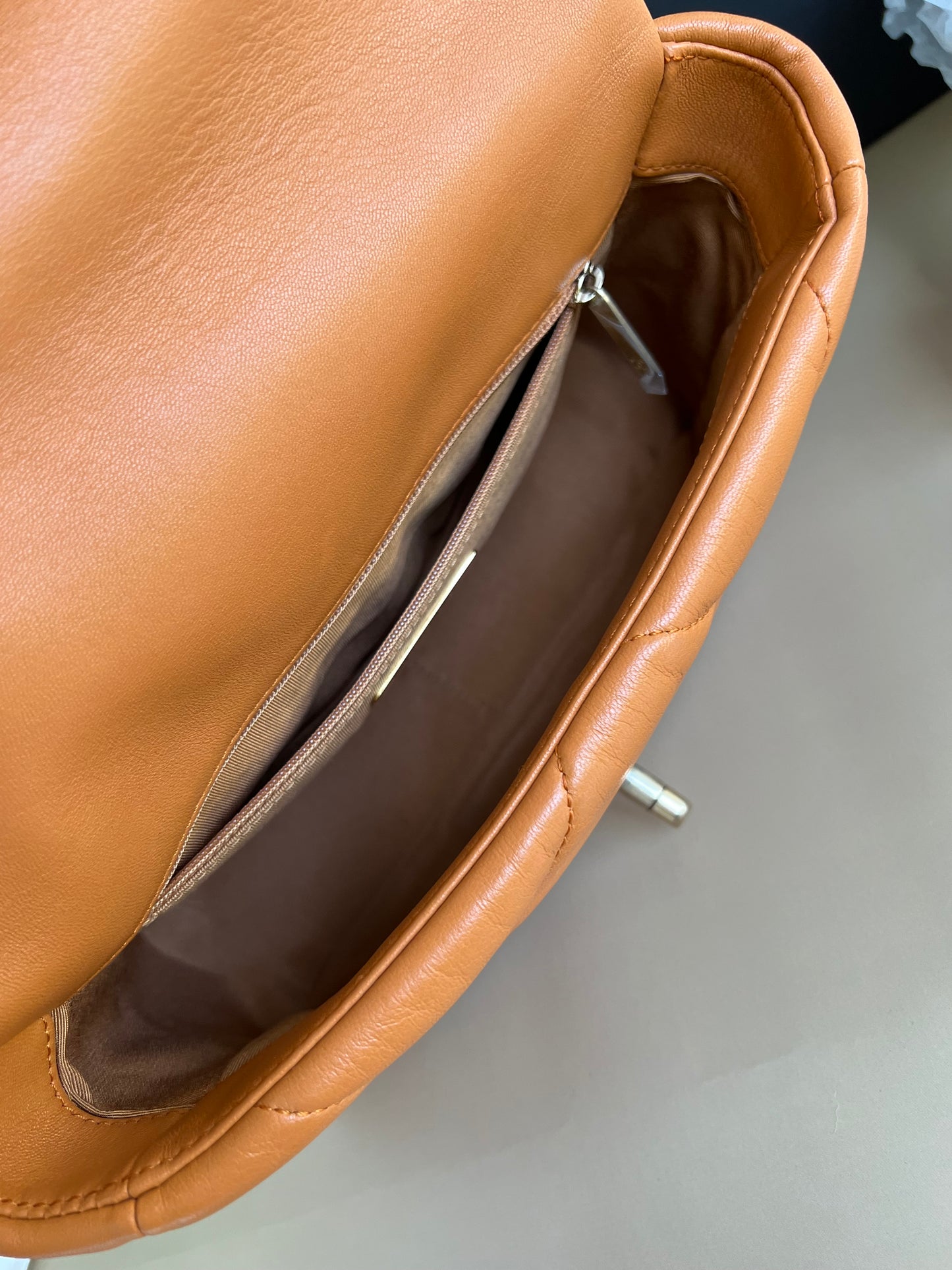 CHANEL C19 SMALL CARAMEL 21P