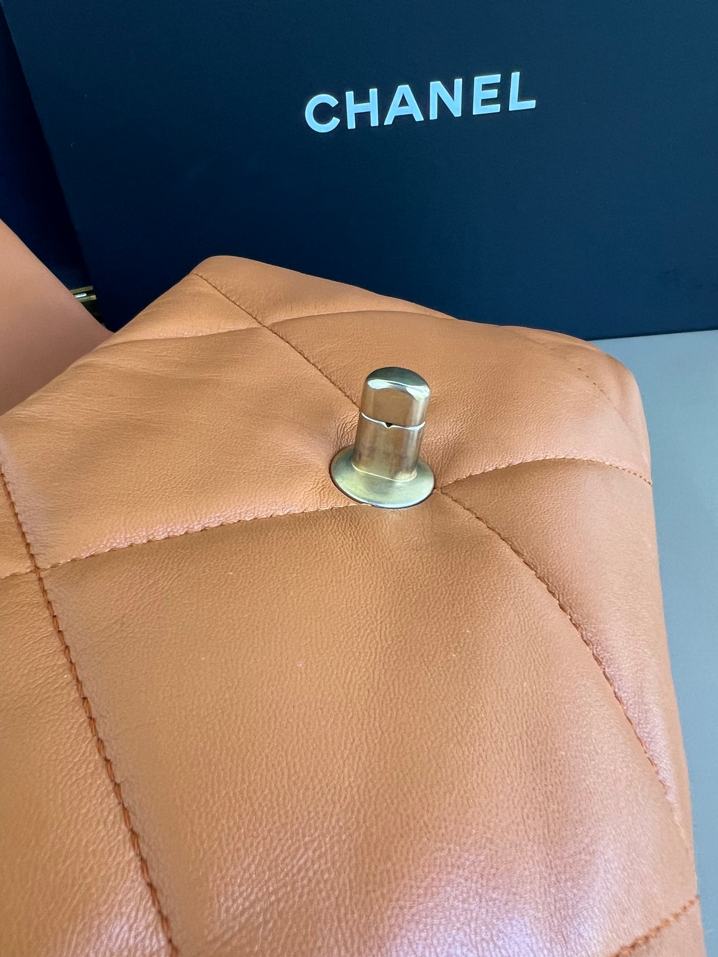 CHANEL C19 SMALL CARAMEL 21P